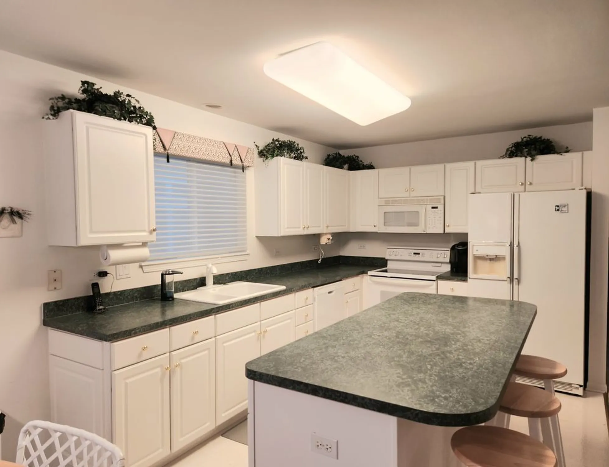 Property Slideshow image 9 of 25 | 21316 w redwood dr, Plainfield, IL, 60544