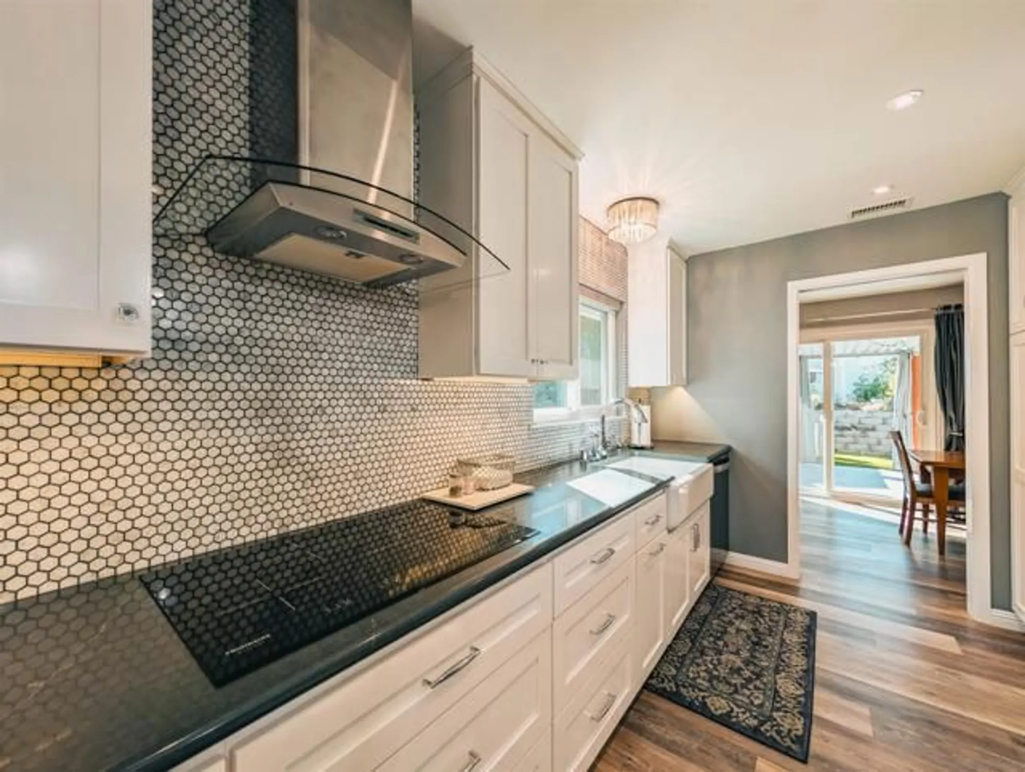 Property Slideshow image 14 of 57 | 16482 roca dr, San Diego, CA, 92128