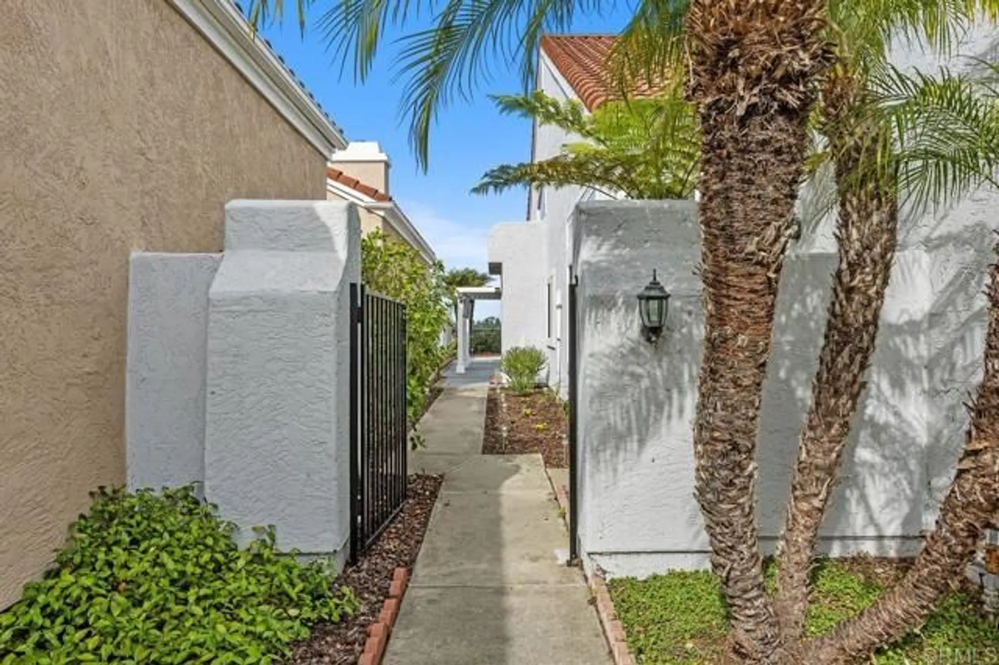 Property Slideshow image 2 of 45 | 1263 via navajo, San Marcos, CA, 92078