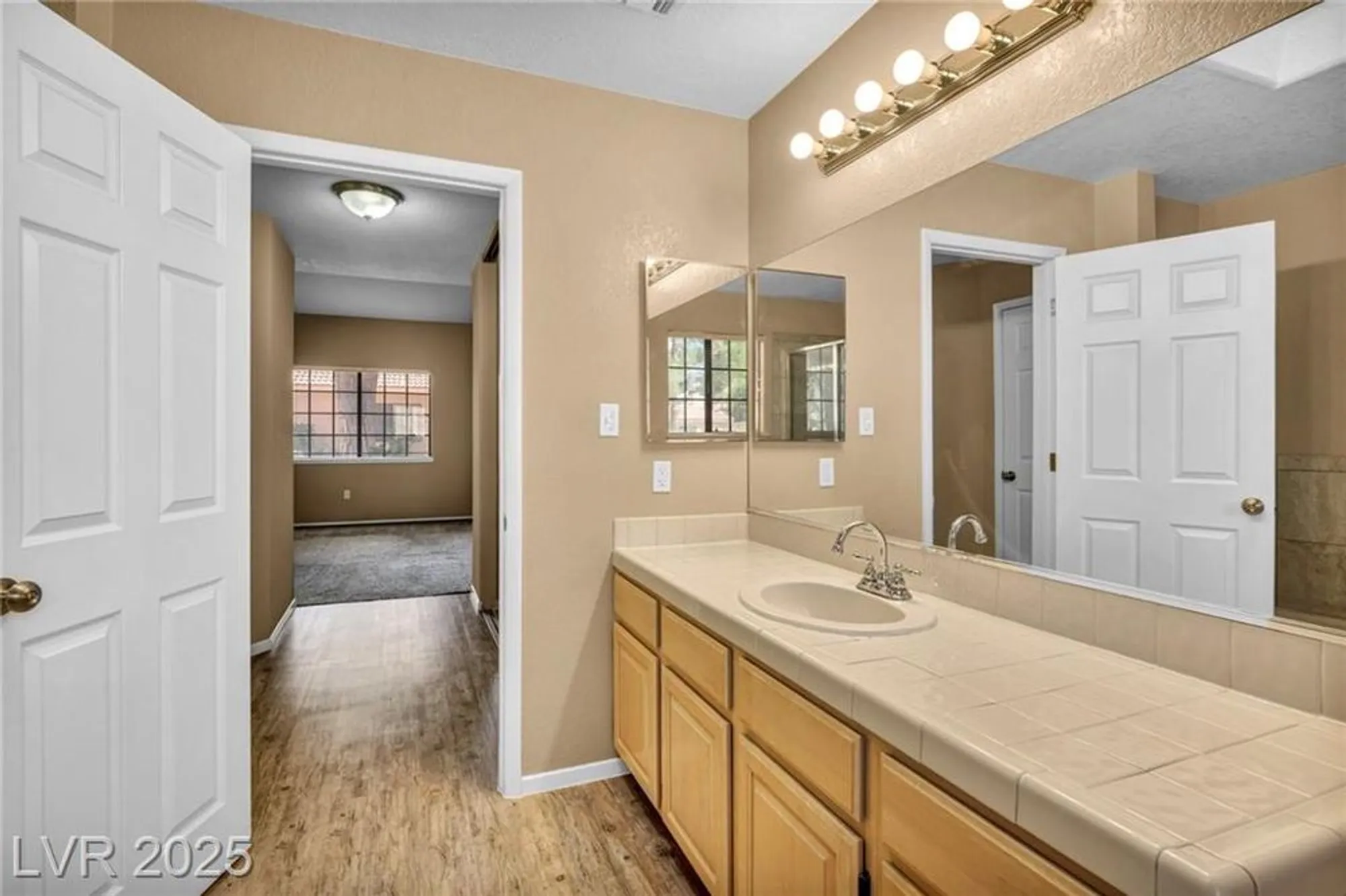 Property Slideshow image 8 of 44 | 2851 s valley view blvd unit 1025, Las Vegas, NV, 89102