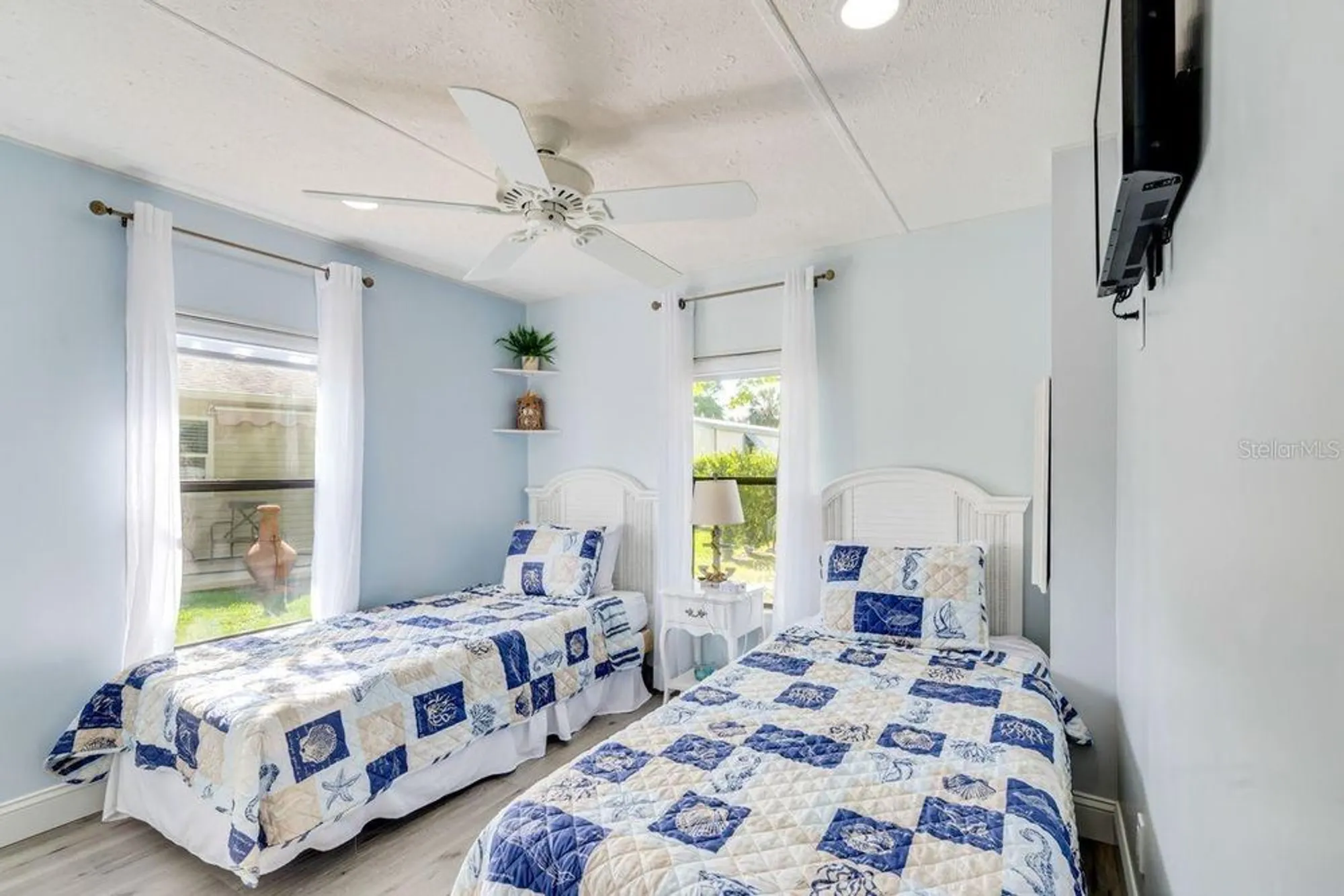 Property Slideshow image 23 of 28 | 1224 dustin dr, Lady Lake, FL, 32159