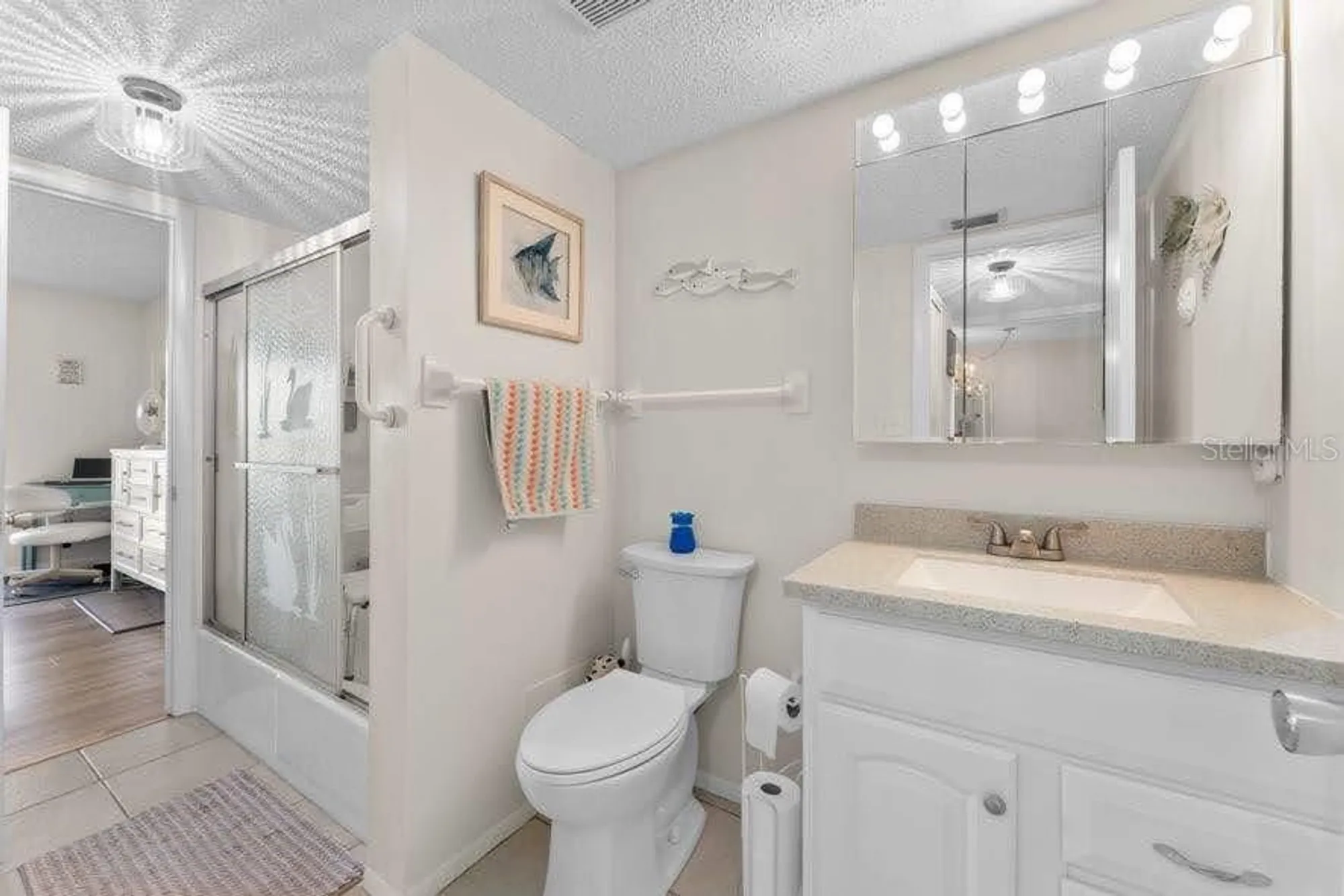 Property Slideshow image 11 of 28 | 3915 lake bayshore dr, Bradenton, FL, 34205