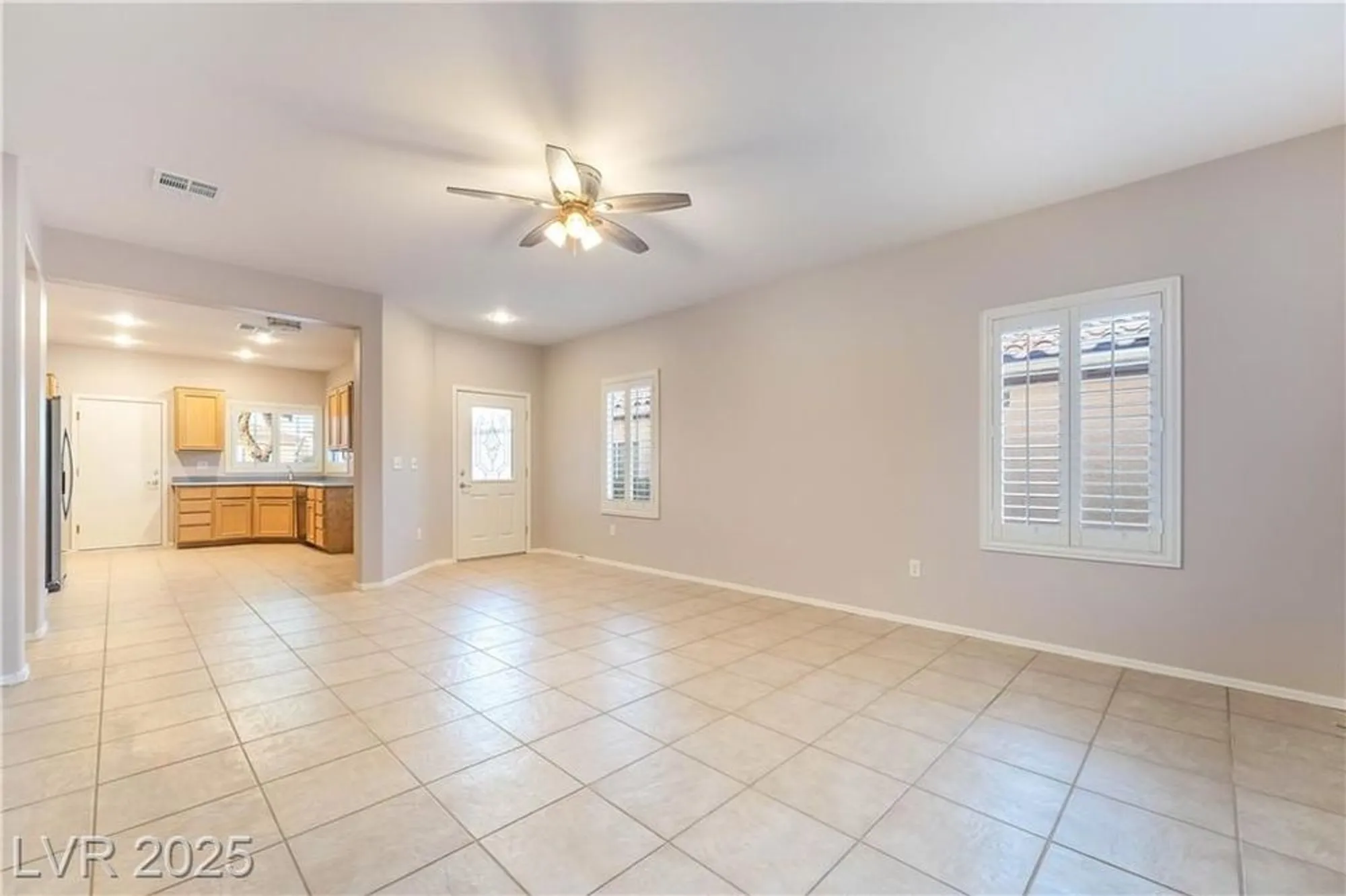Property Slideshow image 13 of 52 | 2810 meadow park ave, Henderson, NV, 89052