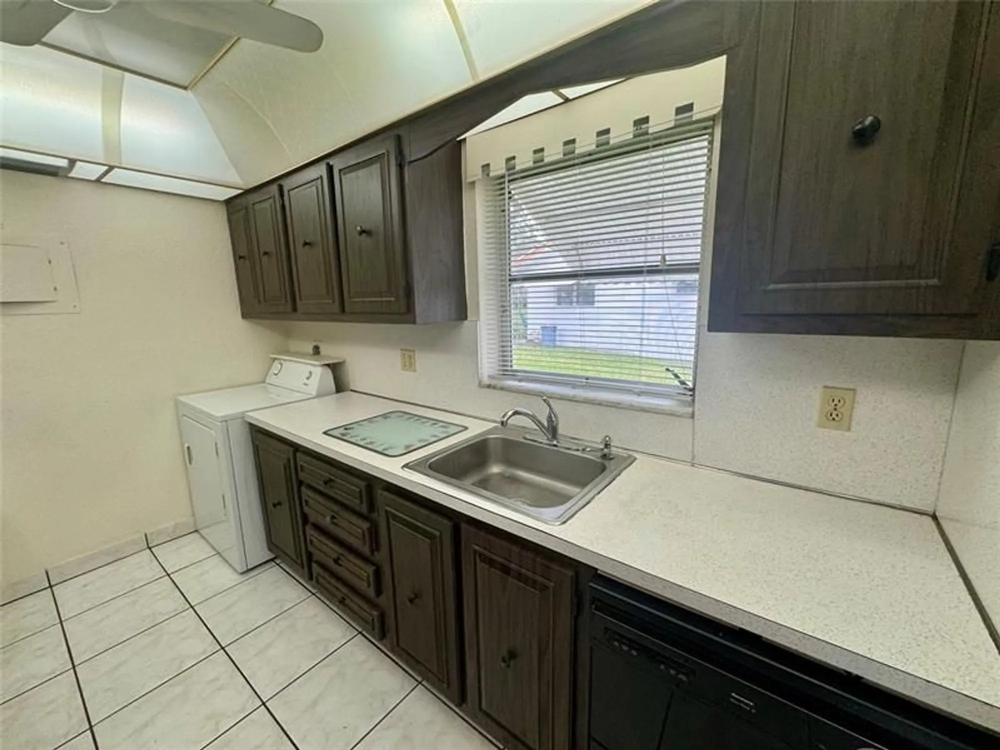 Property Slideshow image 6 of 25 | 1152 nw 83rd ave d66, Plantation, FL, 33322