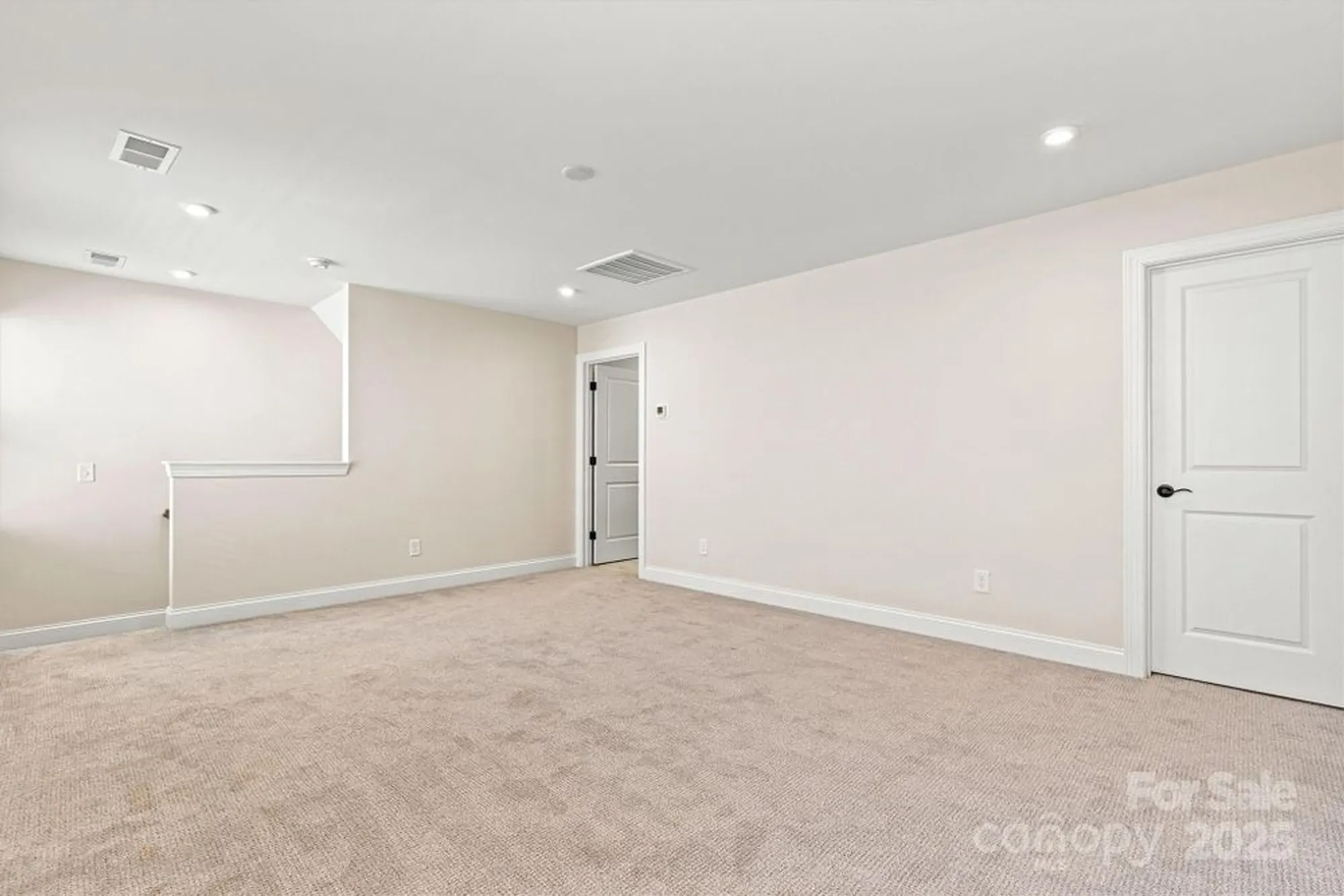 Property Slideshow image 31 of 48 | 7332 jolly brook dr, Charlotte, NC, 28215