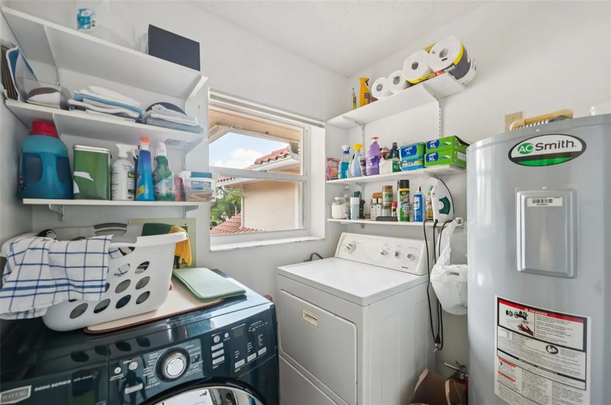 Property Slideshow image 30 of 42 | 5588 golf pointe dr # 1, Sarasota, FL, 34243