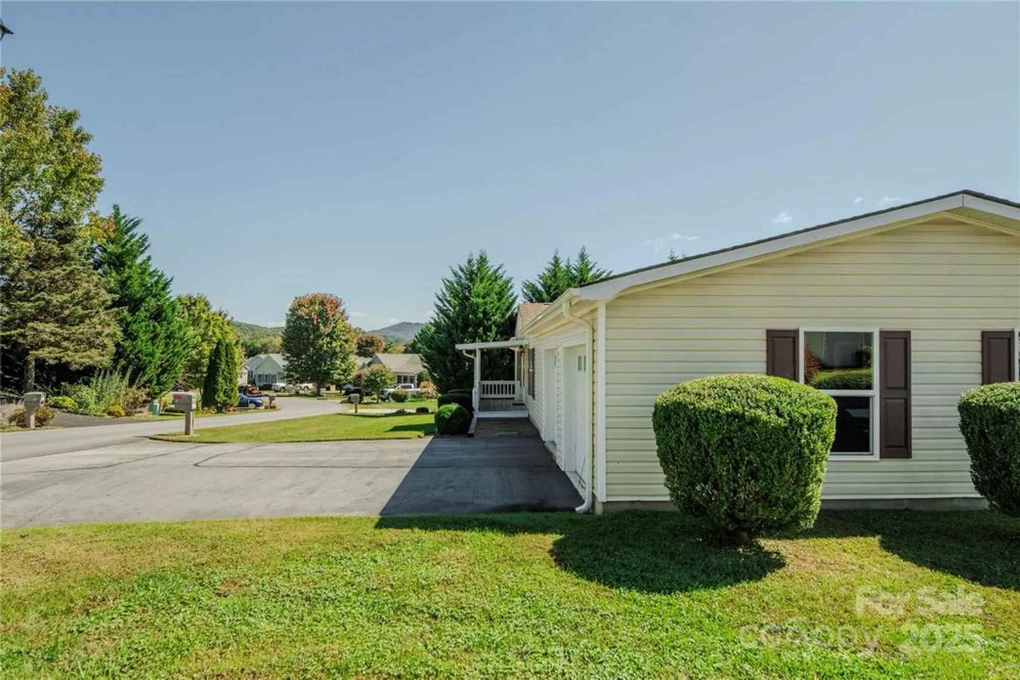 Property Slideshow image 19 of 22 | 14 beechnut dr, Hendersonville, NC, 28739