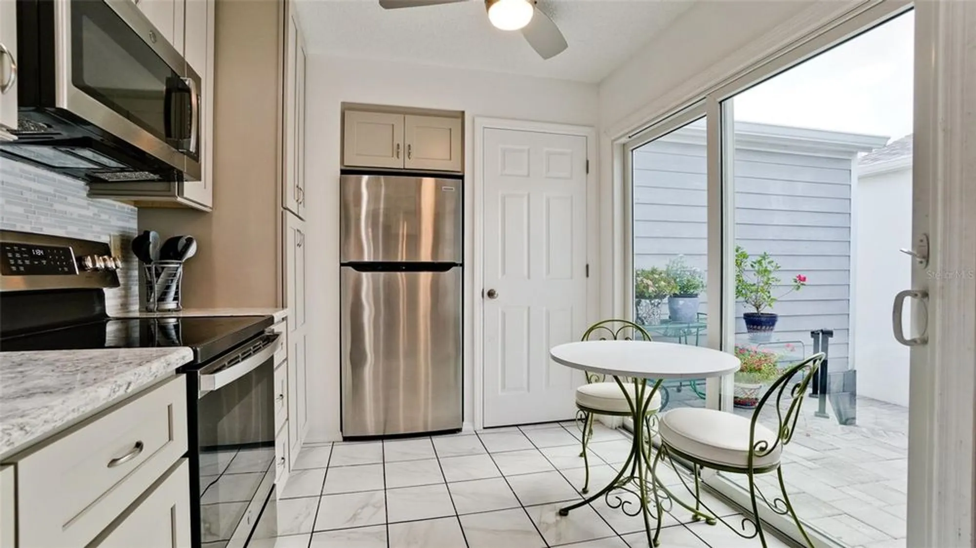 Property Slideshow image 14 of 46 | 512 sanderling cir, Bradenton, FL, 34209
