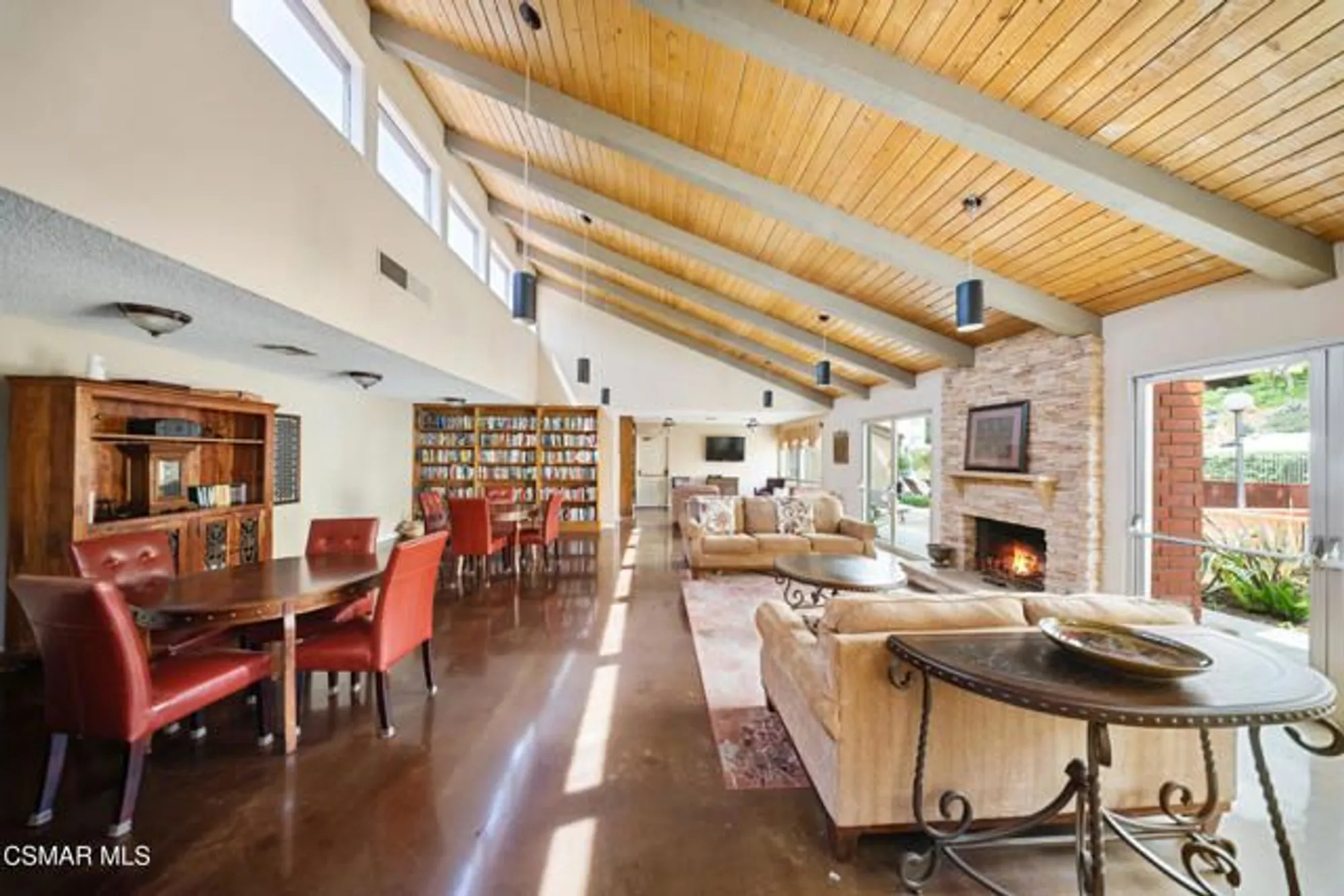 Property Slideshow image 23 of 30 | 245 oakleaf dr apt 205, Thousand Oaks, CA, 91360