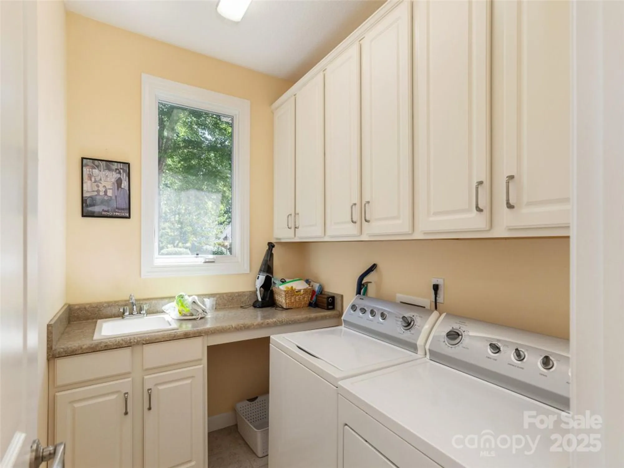 Property Slideshow image 25 of 44 | 17 high park ct, Hendersonville, NC, 28791