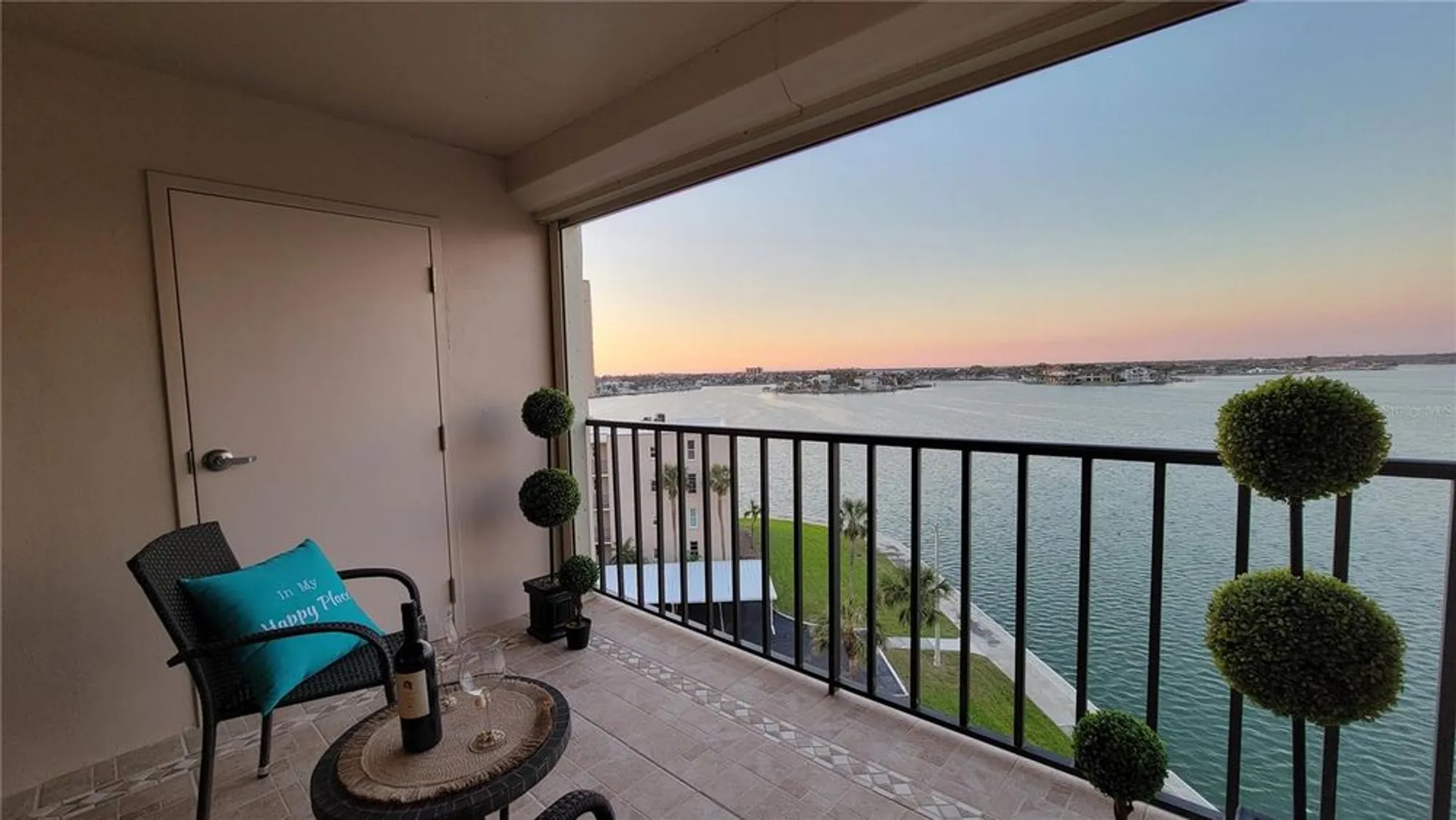 Property Slideshow image 12 of 100 | 7700 sun island dr 608, South Pasadena, FL, 33707