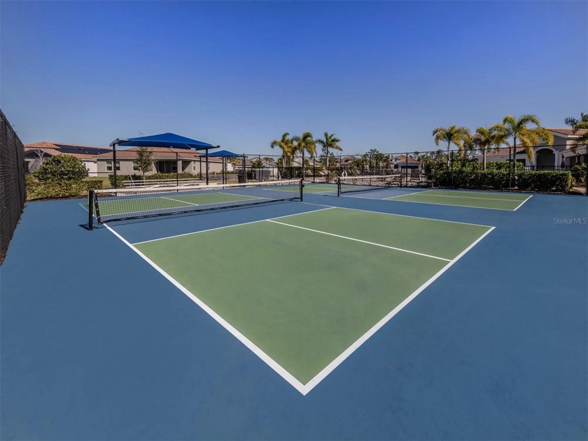 Property Slideshow image 48 of 78 | 592 mistiflower cir, Nokomis, FL, 34275