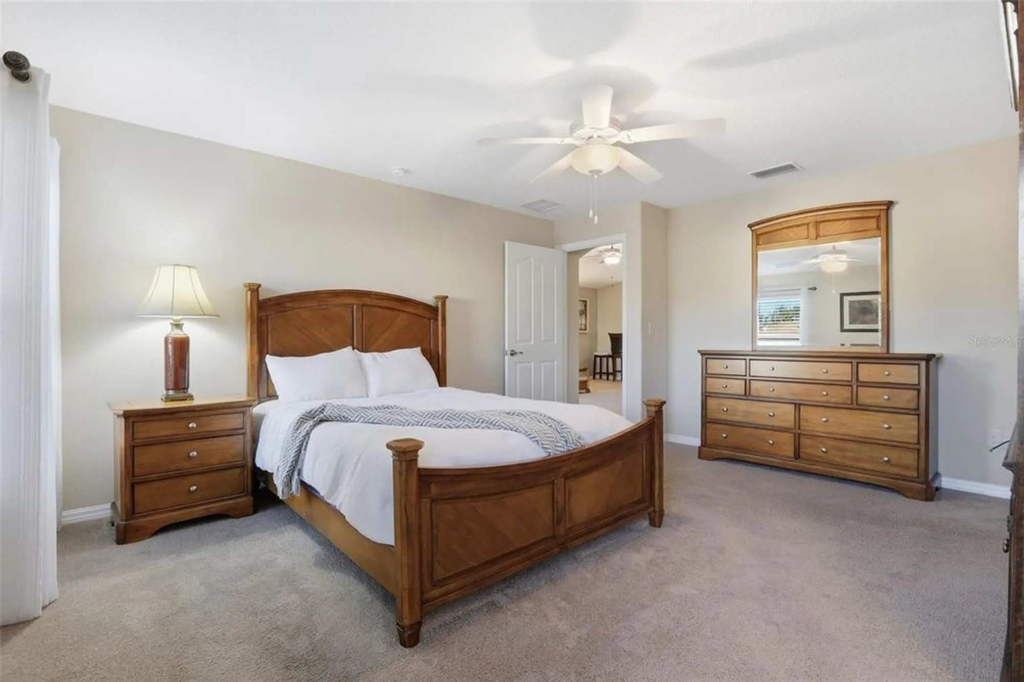 Property Slideshow image 15 of 64 | 27046 roanoke dr, Leesburg, FL, 34748
