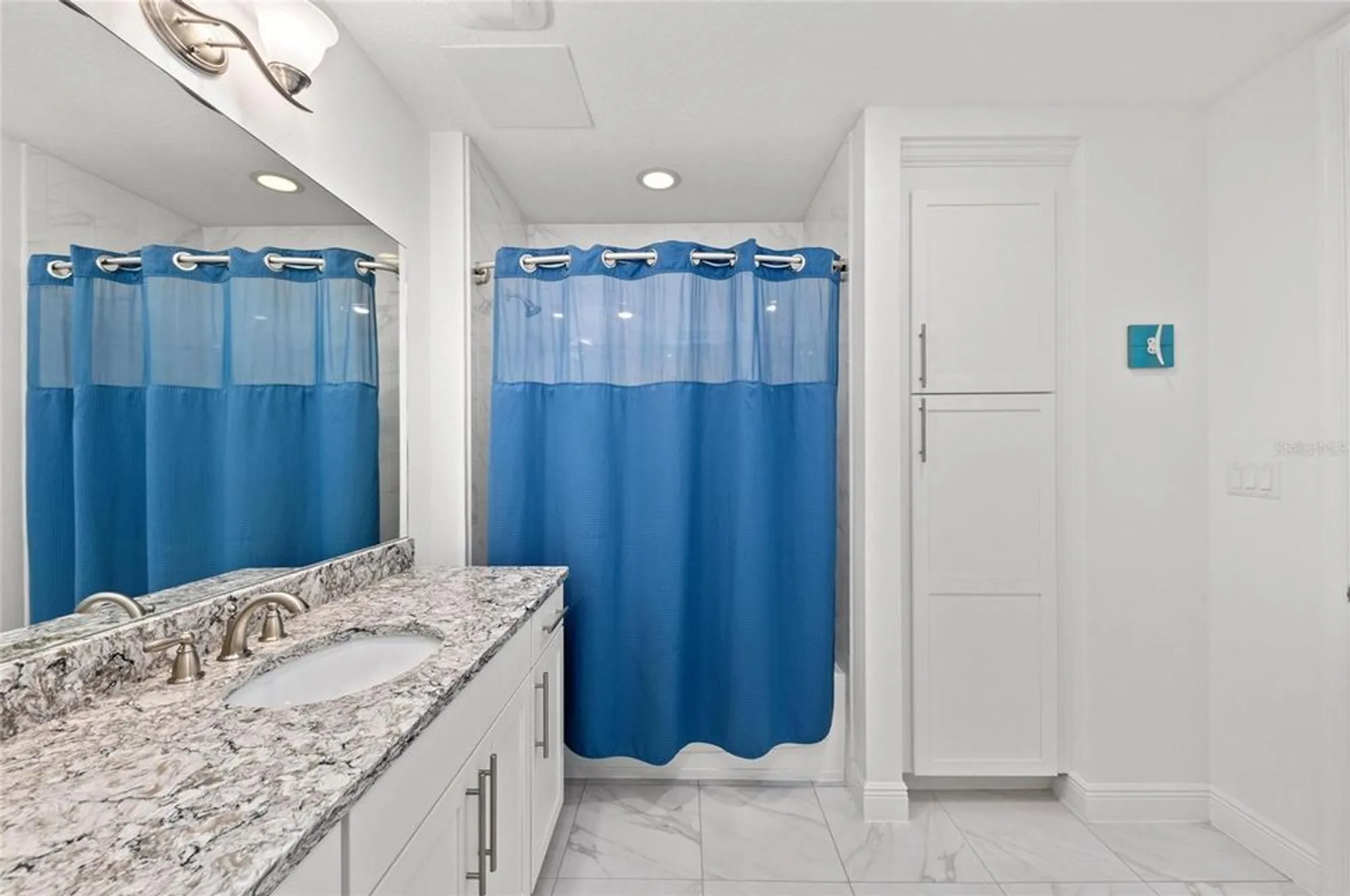 Property Slideshow image 50 of 100 | 387 aruba cir 301, Bradenton, FL, 34209