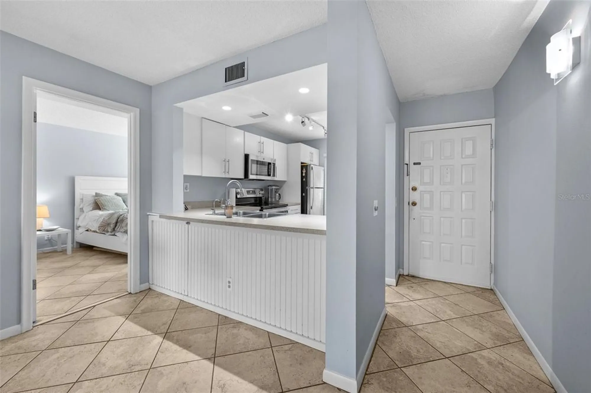 Property Slideshow image 10 of 41 | 6269 palma del mar blvd s apt 112, St Petersburg, FL, 33715