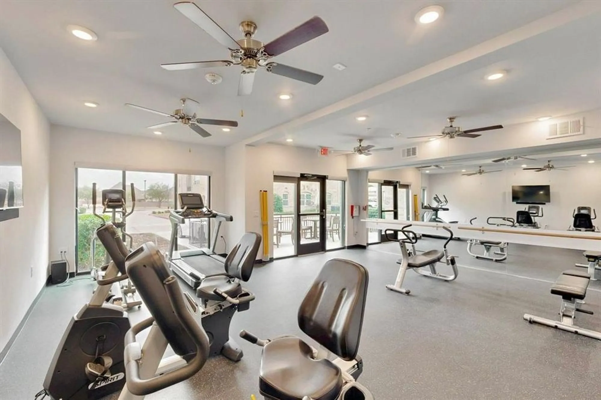 Property Slideshow image 11 of 40 | 1735 wittington pl apt 3403, Dallas, TX, 75234