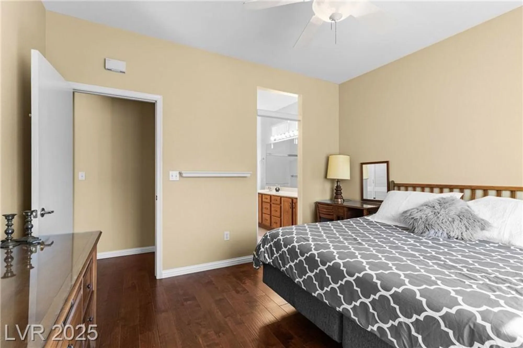 Property Slideshow image 21 of 40 | 2145 king mesa dr, Henderson, NV, 89012