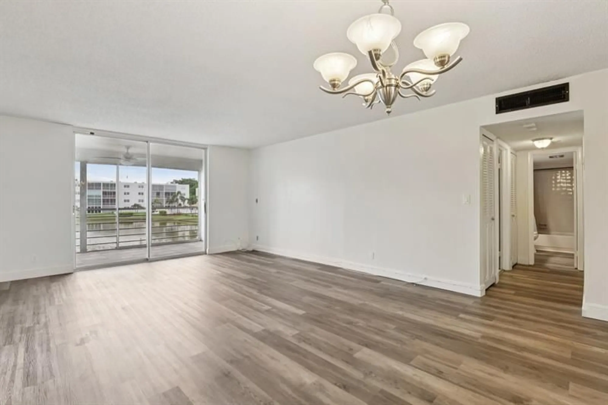 Property Slideshow image 4 of 39 | 1024 se 4th ave 204, Dania Beach, FL, 33004