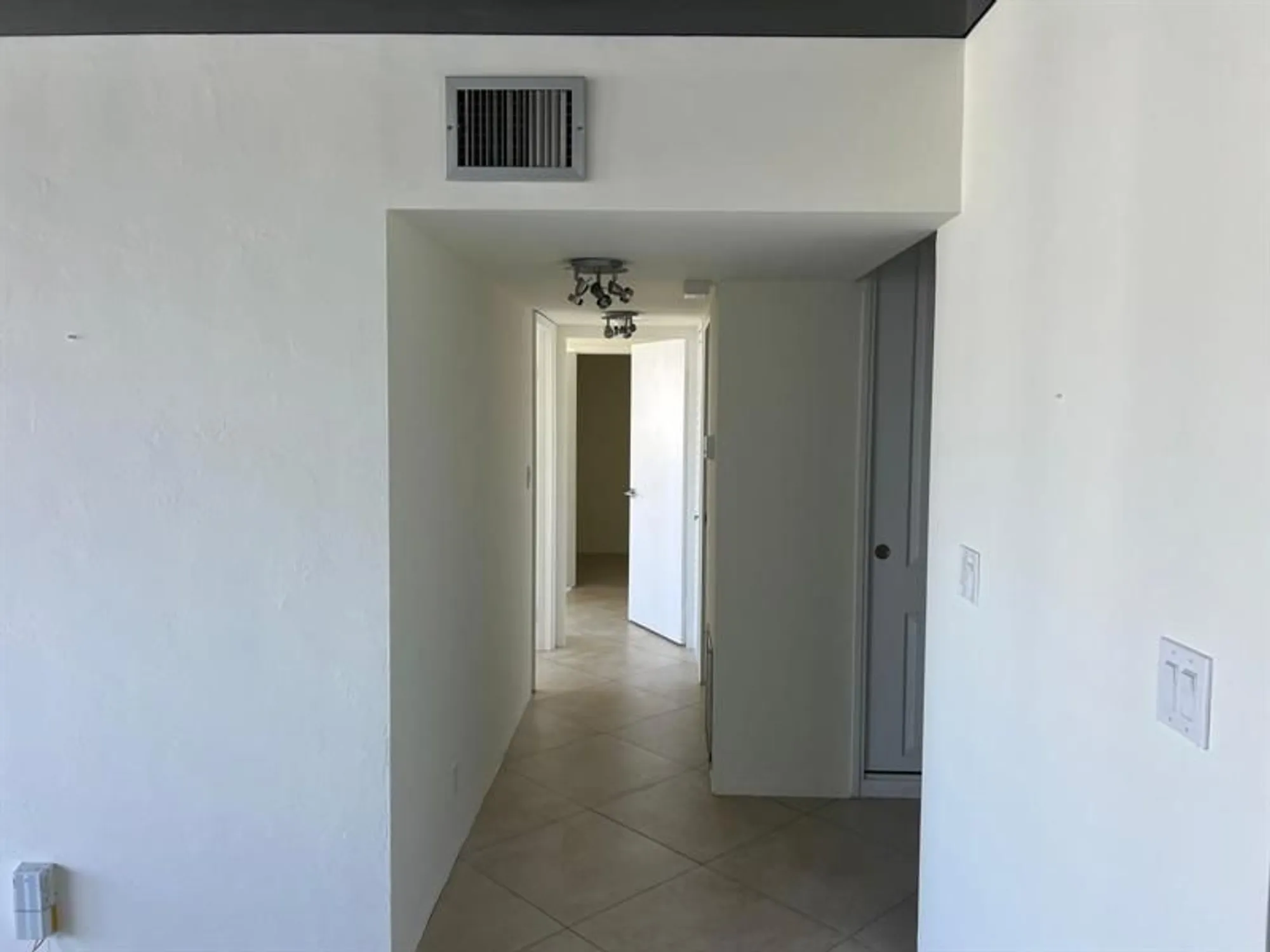 Property Slideshow image 33 of 39 | 3233 ne 34th st apt 1404, Fort Lauderdale, FL, 33308
