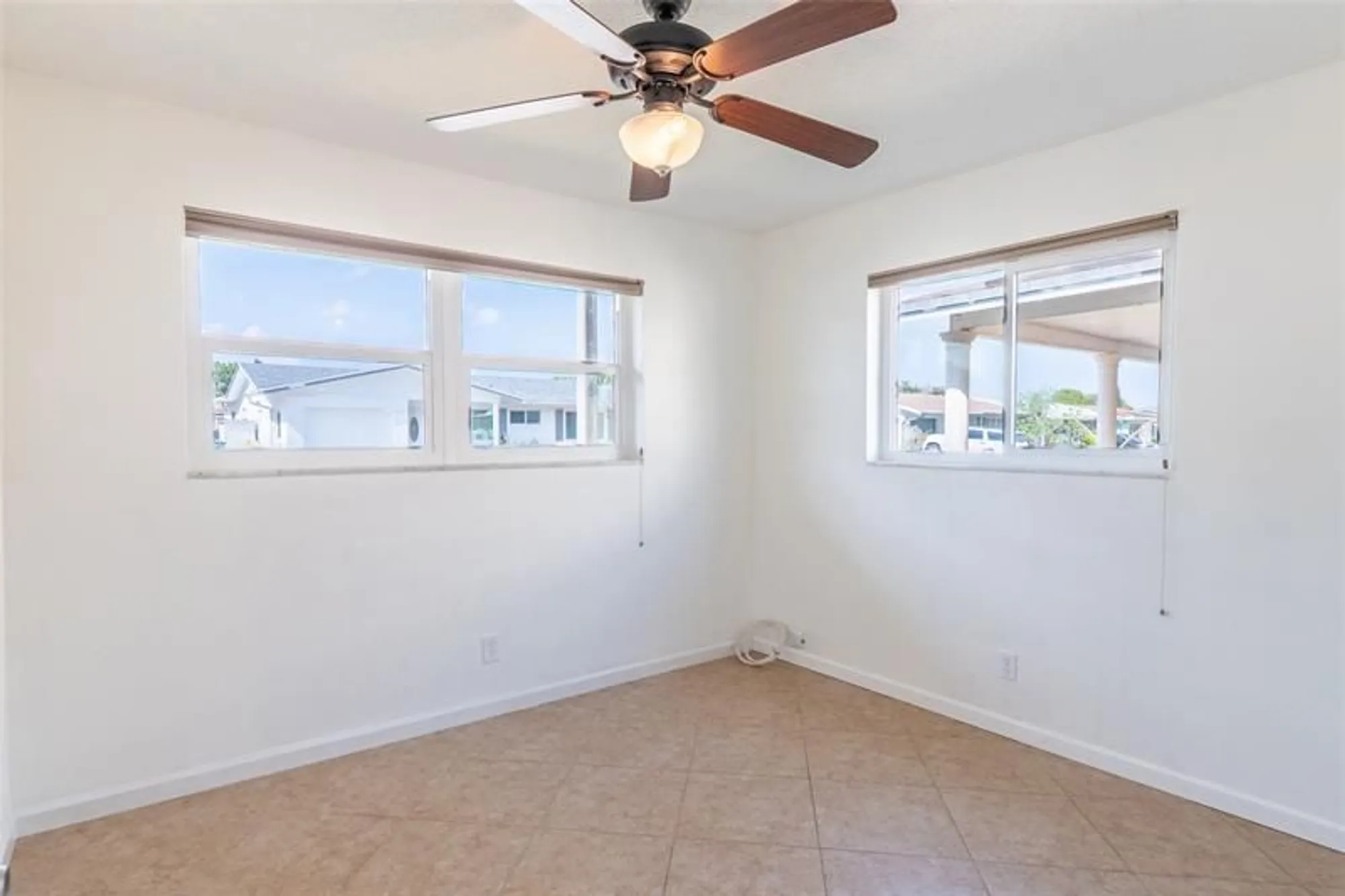 Property Slideshow image 9 of 26 | 4714 nw 44th st, Tamarac, FL, 33319