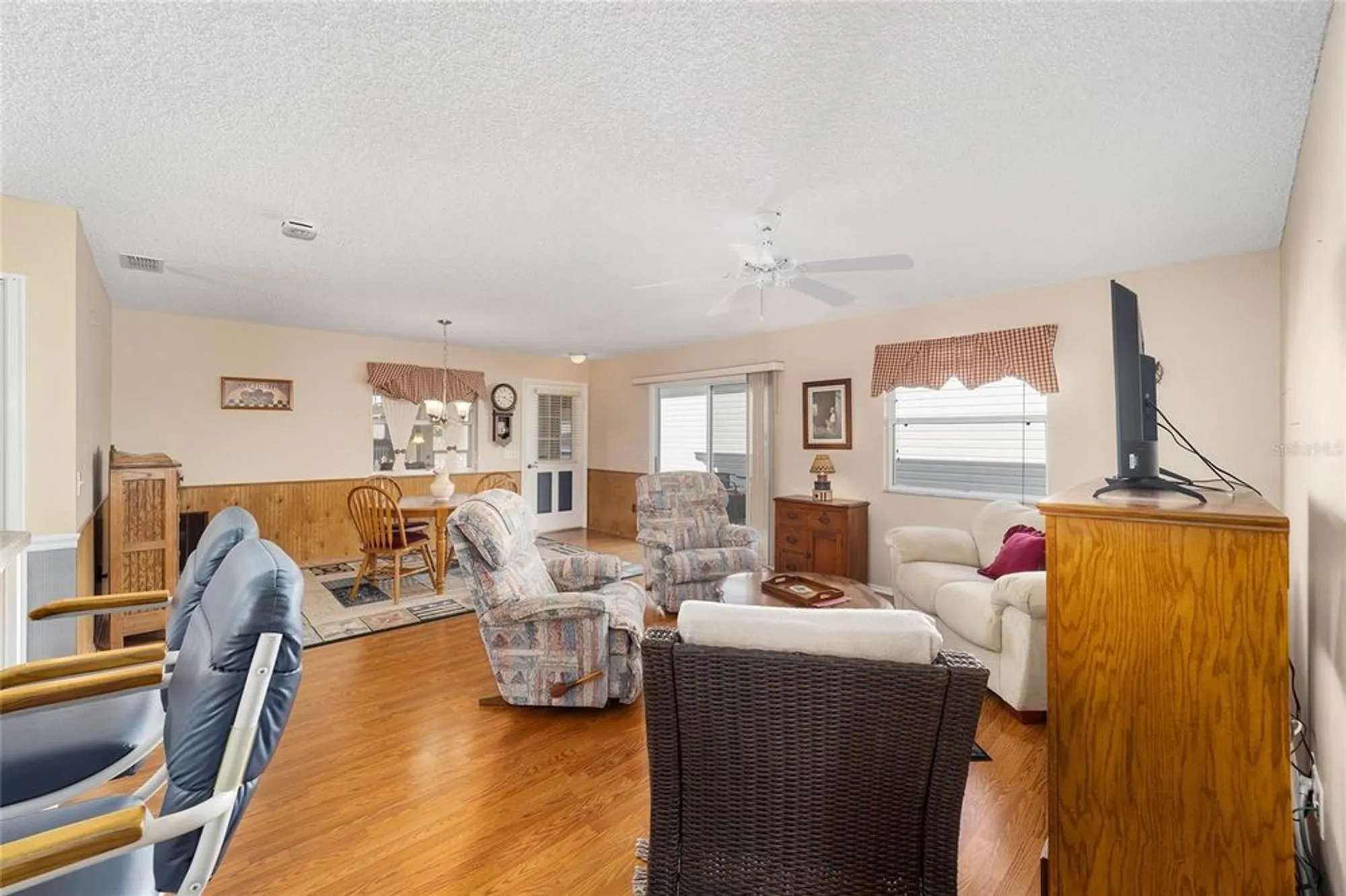 Property Slideshow image 16 of 36 | 2907 barboza dr, The Villages, FL, 32162