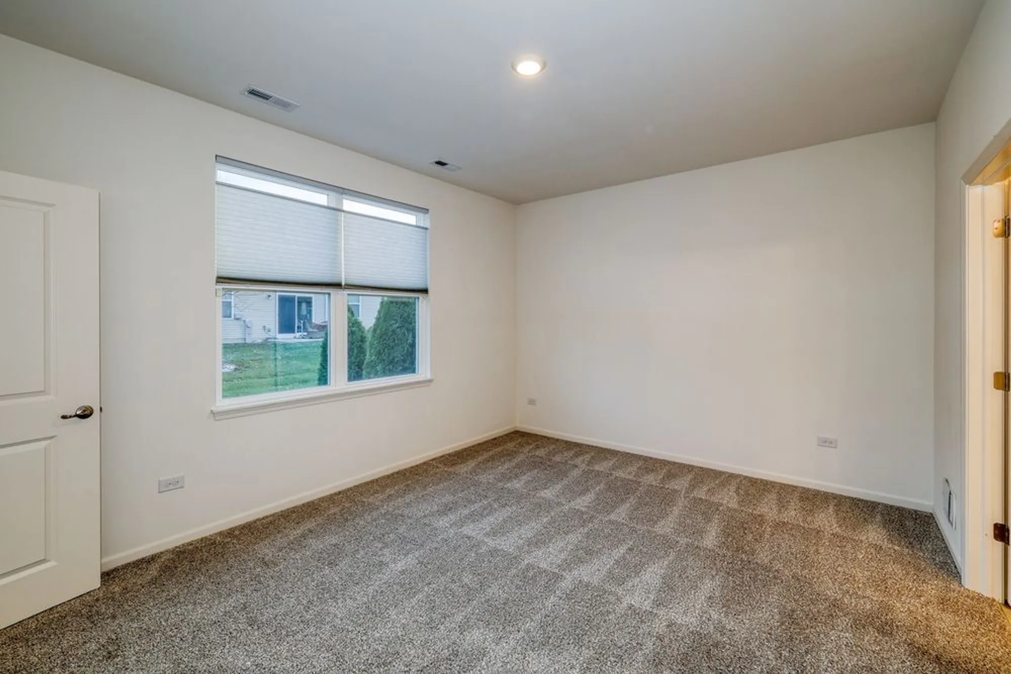 Property Slideshow image 10 of 19 | , North Aurora, IL, 60542