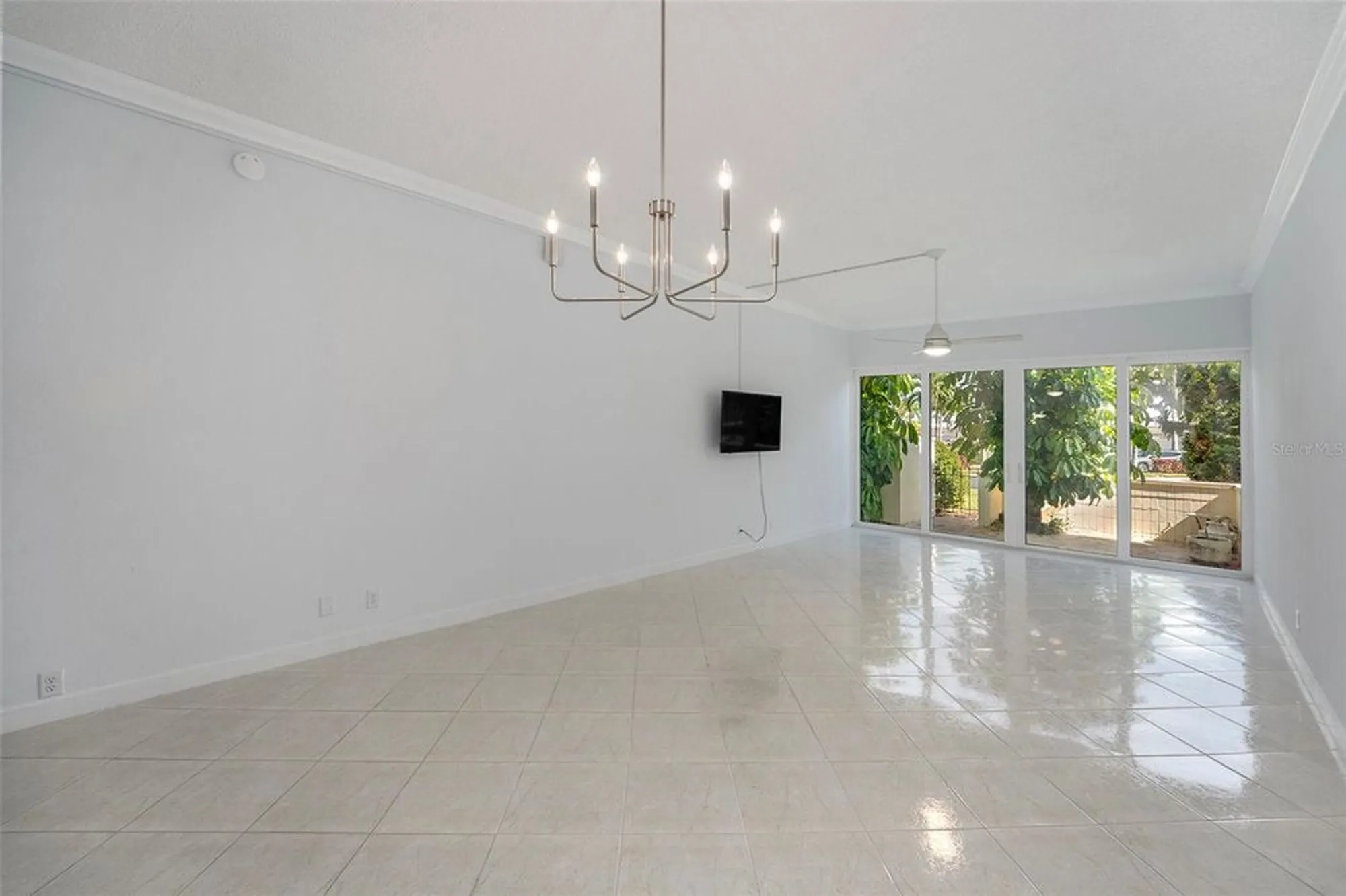 Property Slideshow image 4 of 30 | 7400 sun island dr 111, South Pasadena, FL, 33707