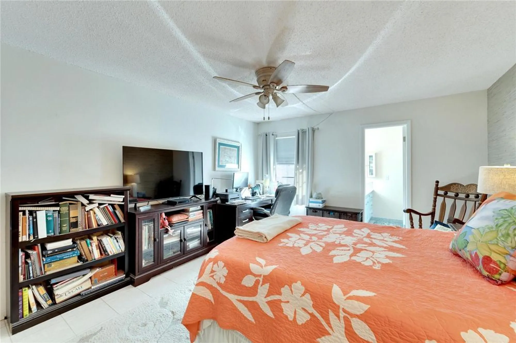 Property Slideshow image 25 of 54 | 5286 81st st n apt 4, St Petersburg, FL, 33709