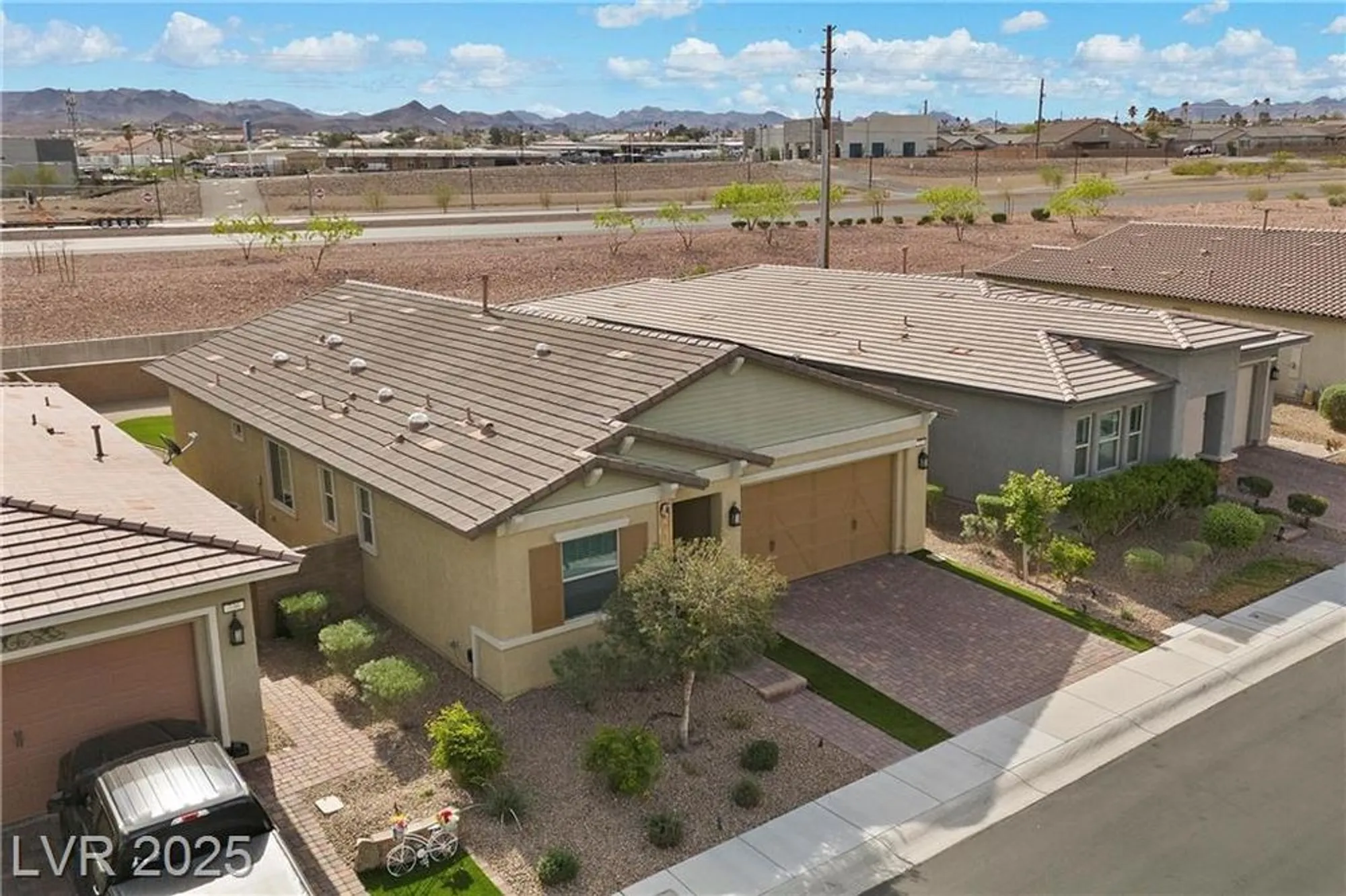 Property Slideshow image 44 of 70 | 732 rosewater dr, Henderson, NV, 89011