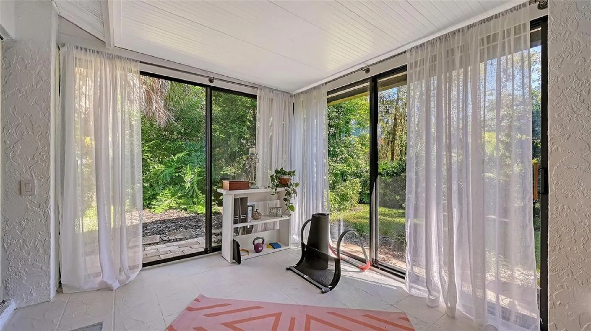 Property Slideshow image 11 of 49 | 7360 oak moss dr # 4, Sarasota, FL, 34241