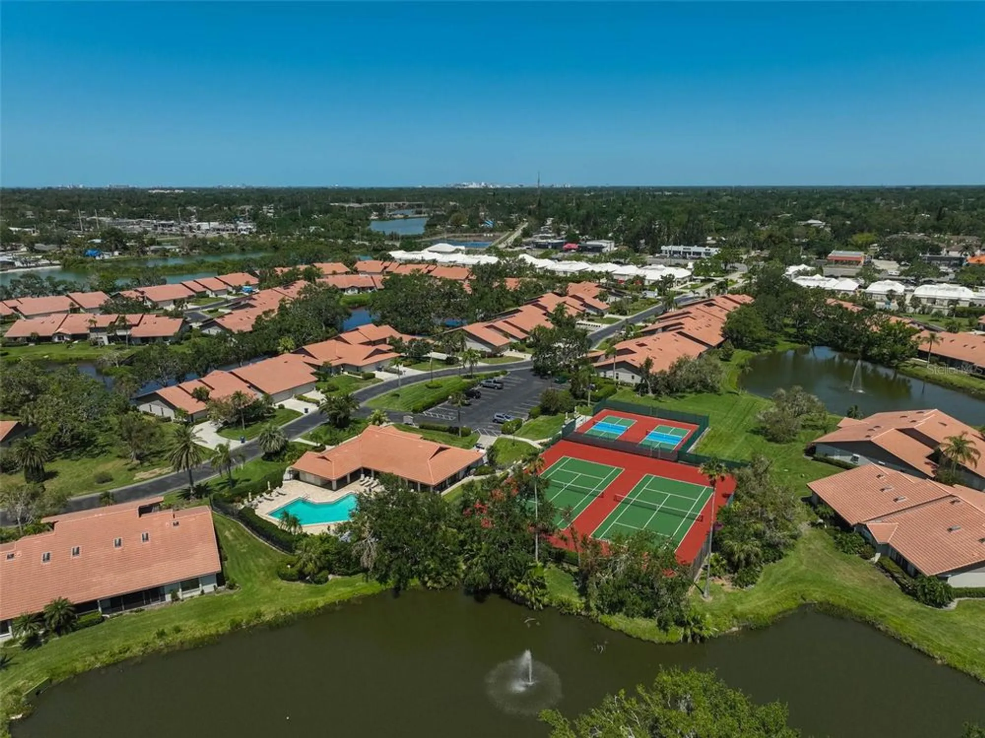 Property Slideshow image 55 of 61 | 3890 wilshire cir 27, Sarasota, FL, 34238