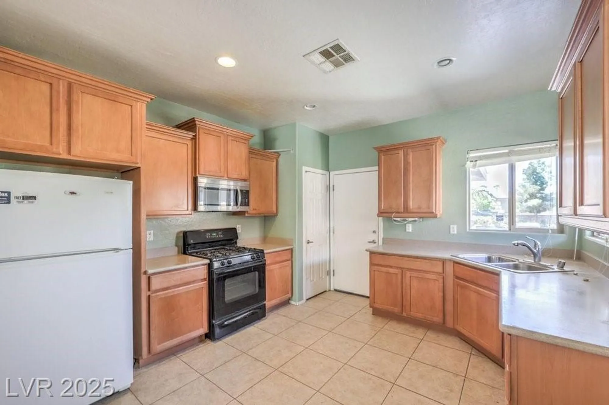 Property Slideshow image 13 of 36 | 5960 wheat penny ave, Las Vegas, NV, 89122