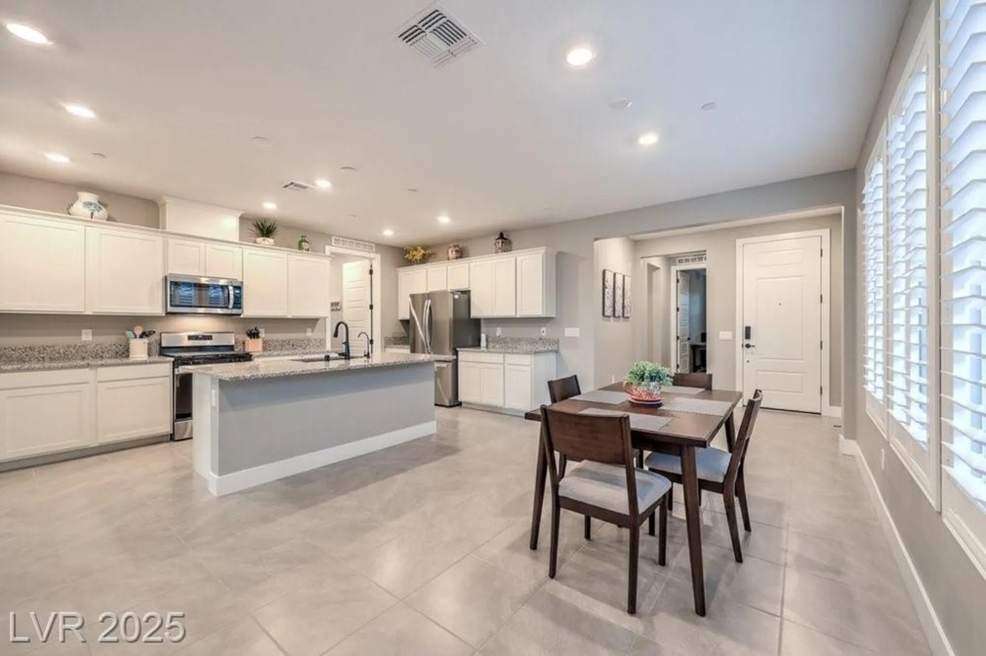 Property Slideshow image 10 of 48 | 70 lake bluff ct, Henderson, NV, 89011