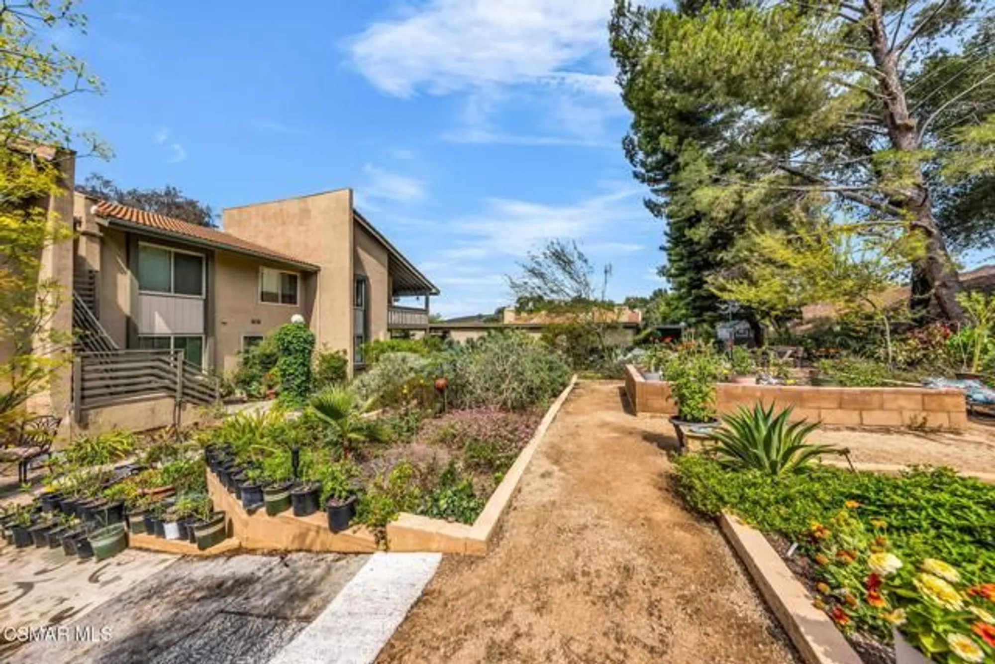 Property Slideshow image 33 of 52 | 224 oakleaf dr apt 102, Thousand Oaks, CA, 91360