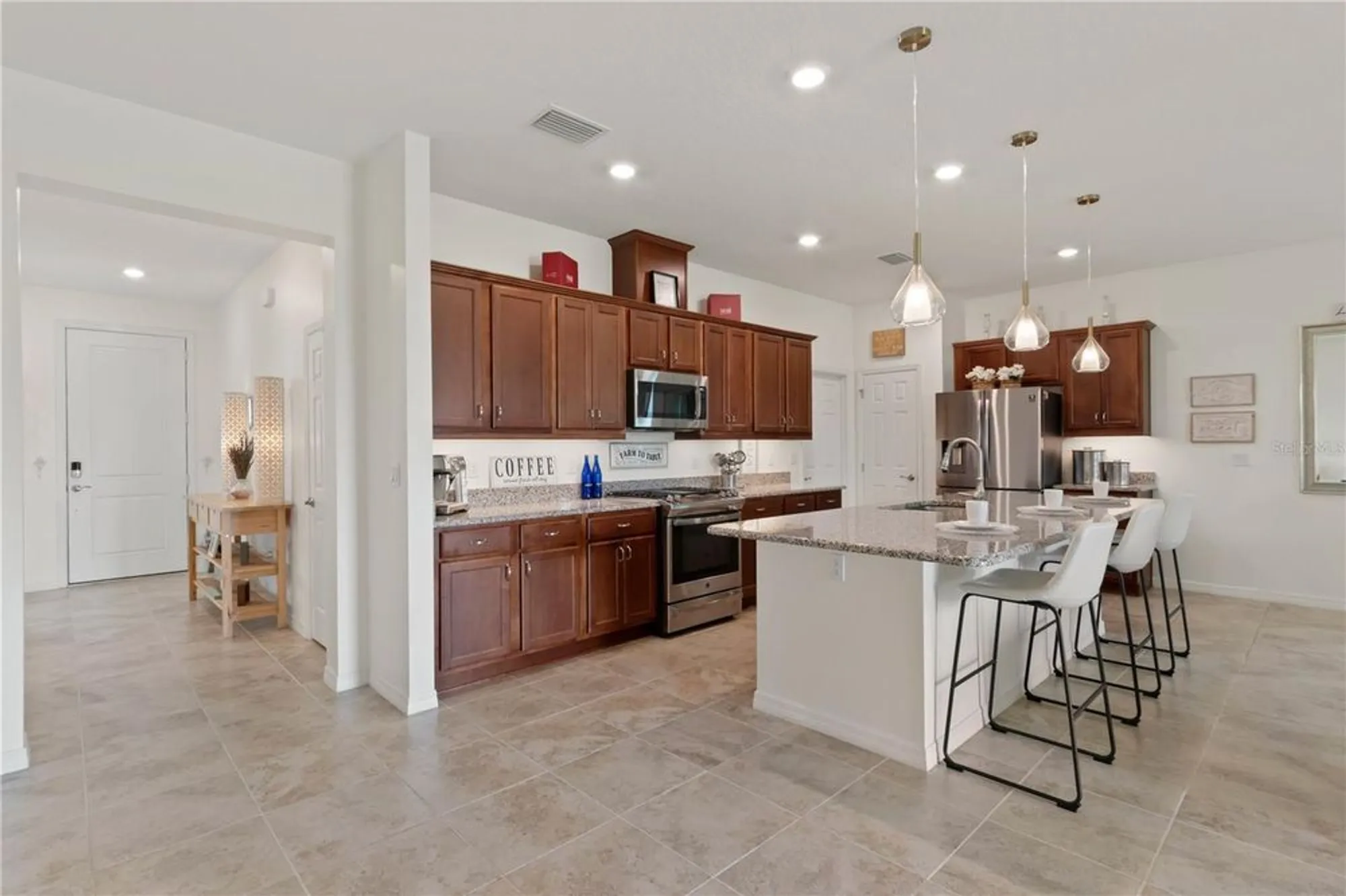 Property Slideshow image 11 of 61 | 125 silver maple rd, Groveland, FL, 34736