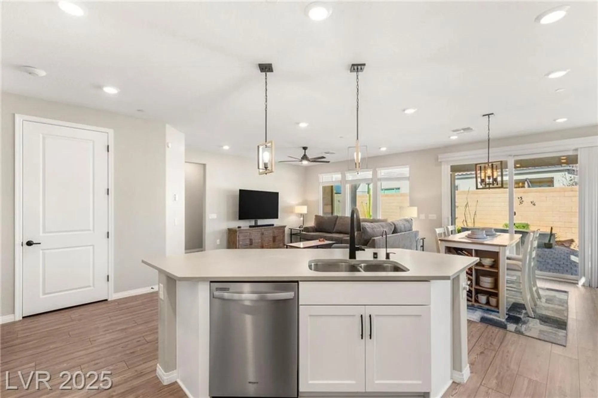 Property Slideshow image 9 of 38 | 14 summer agave ave, Henderson, NV, 89011