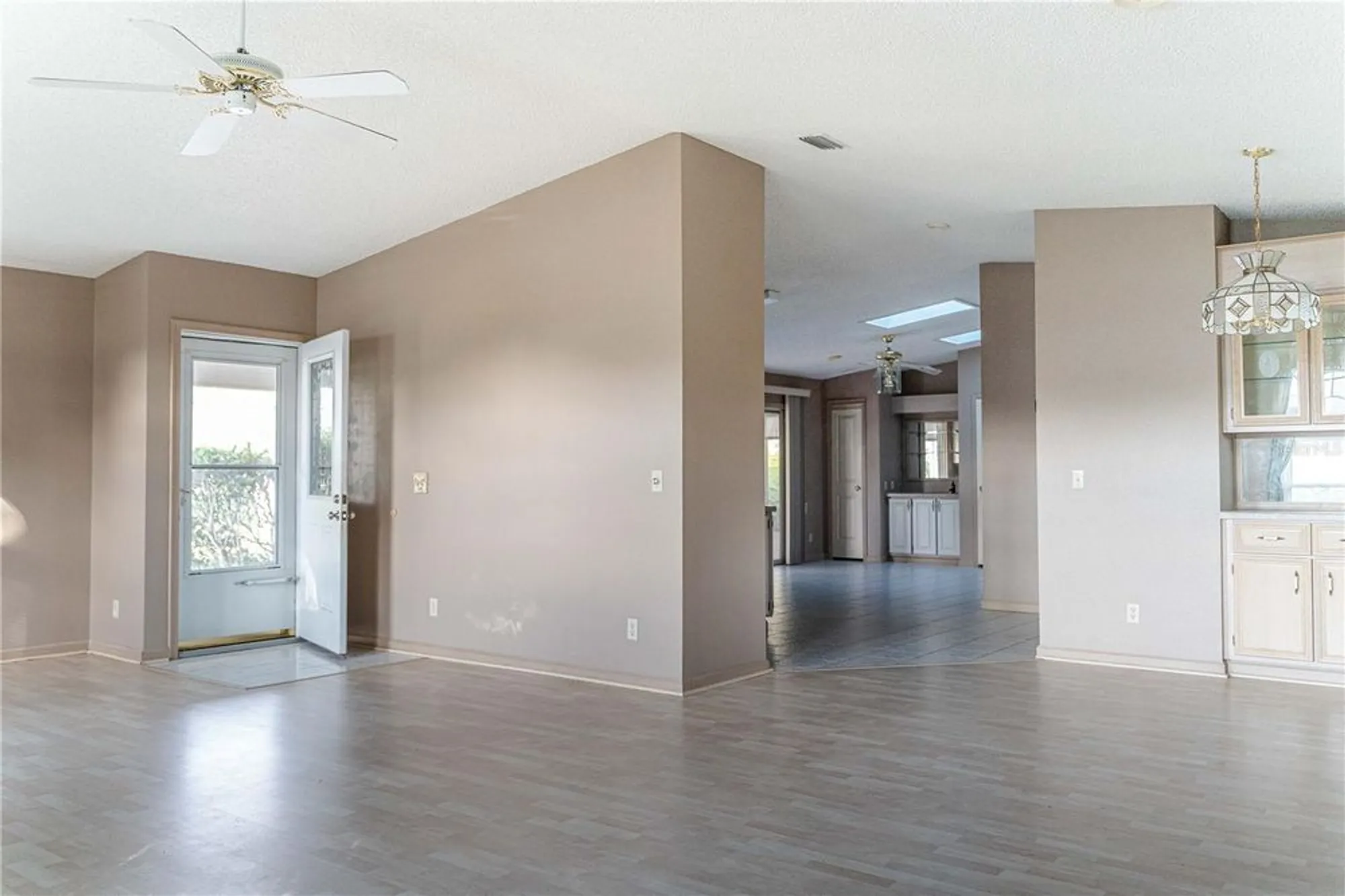 Property Slideshow image 8 of 58 | 1204 maria ct, Lady Lake, FL, 32159