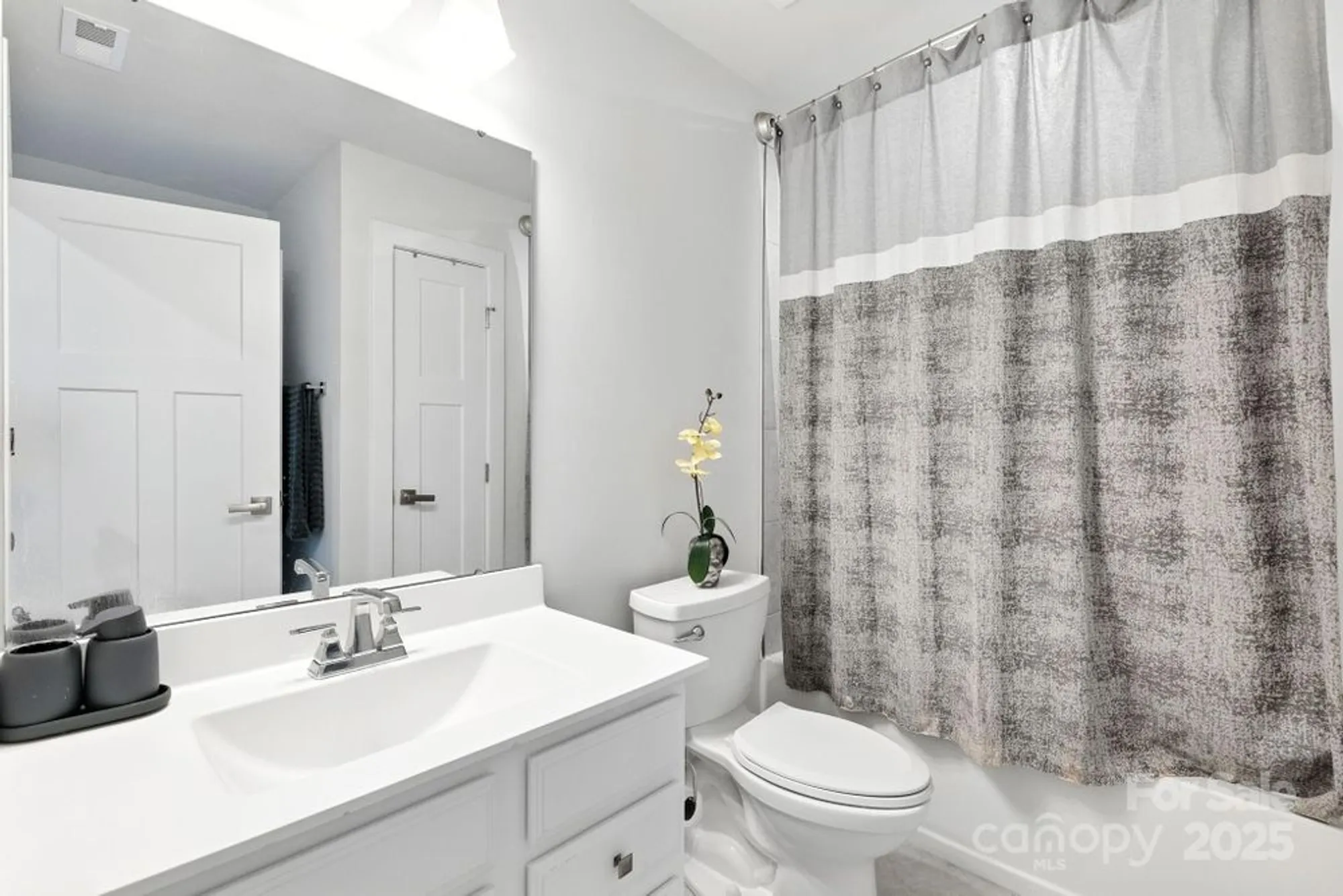 Property Slideshow image 22 of 32 | 5112 larewood dr, Charlotte, NC, 28215