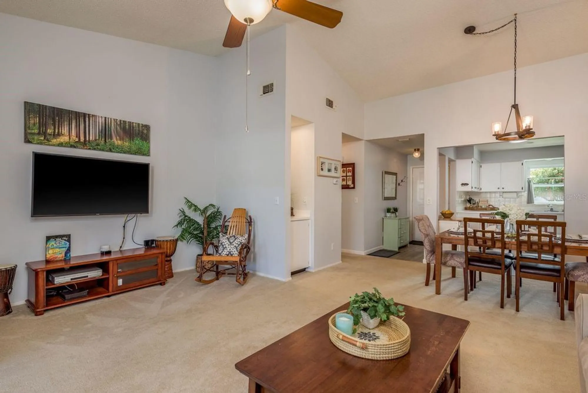 Property Slideshow image 13 of 62 | 1109 tartan dr c, Palm Harbor, FL, 34684