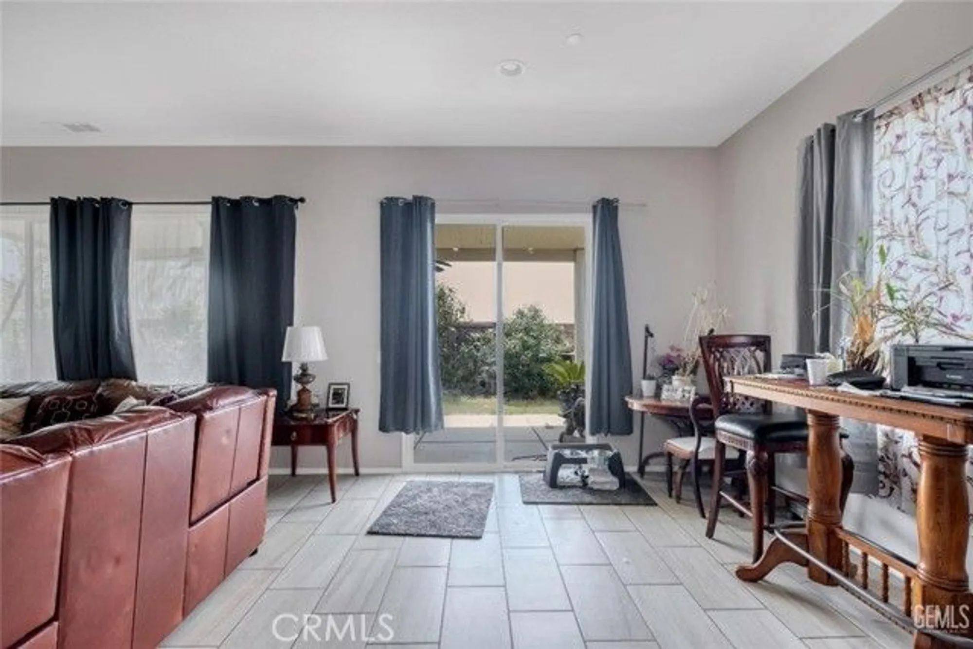 Property Slideshow image 22 of 27 | 9903 francois ln, Bakersfield, CA, 93306