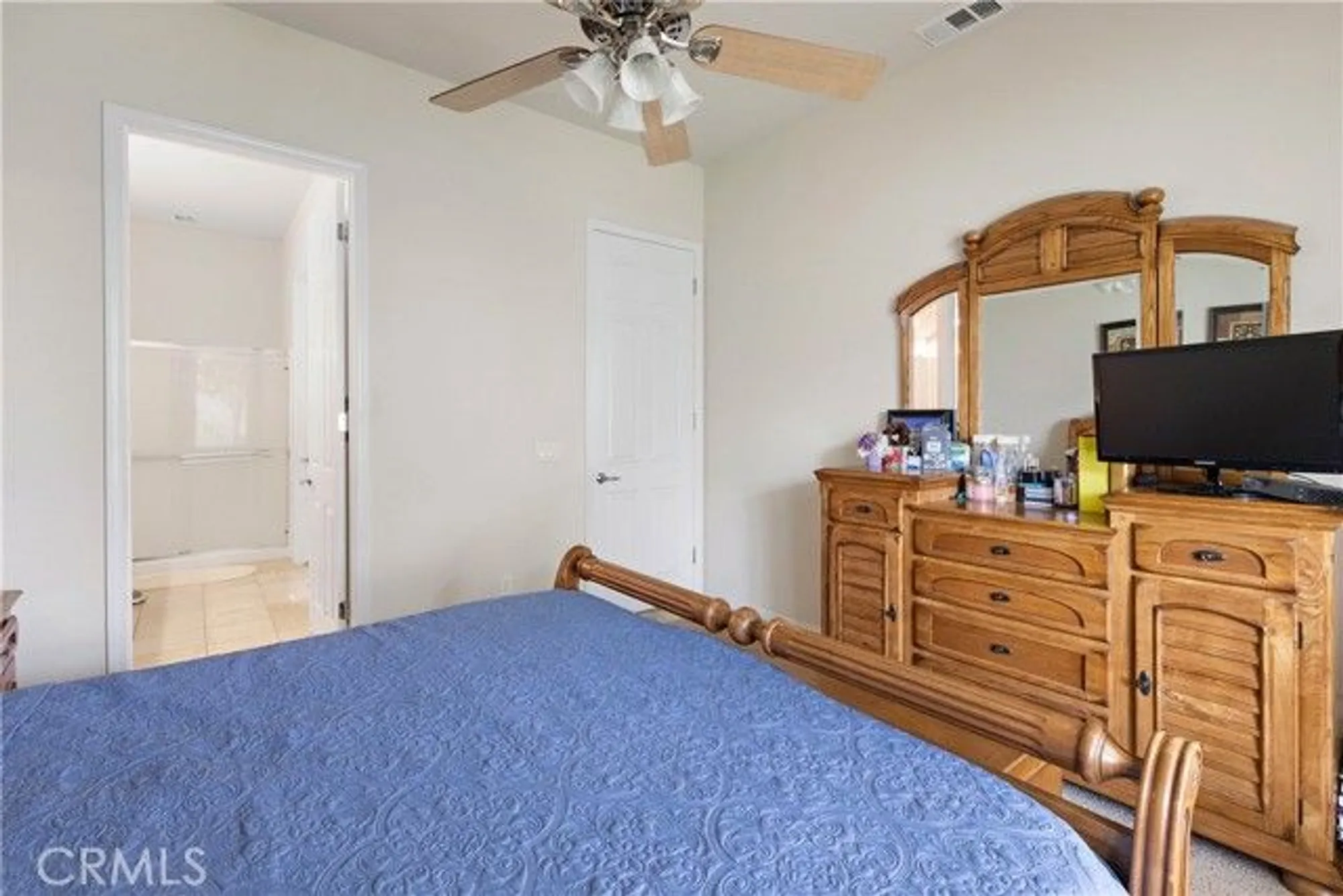 Property Slideshow image 26 of 37 | 10041 wilmington ln, Apple Valley, CA, 92308