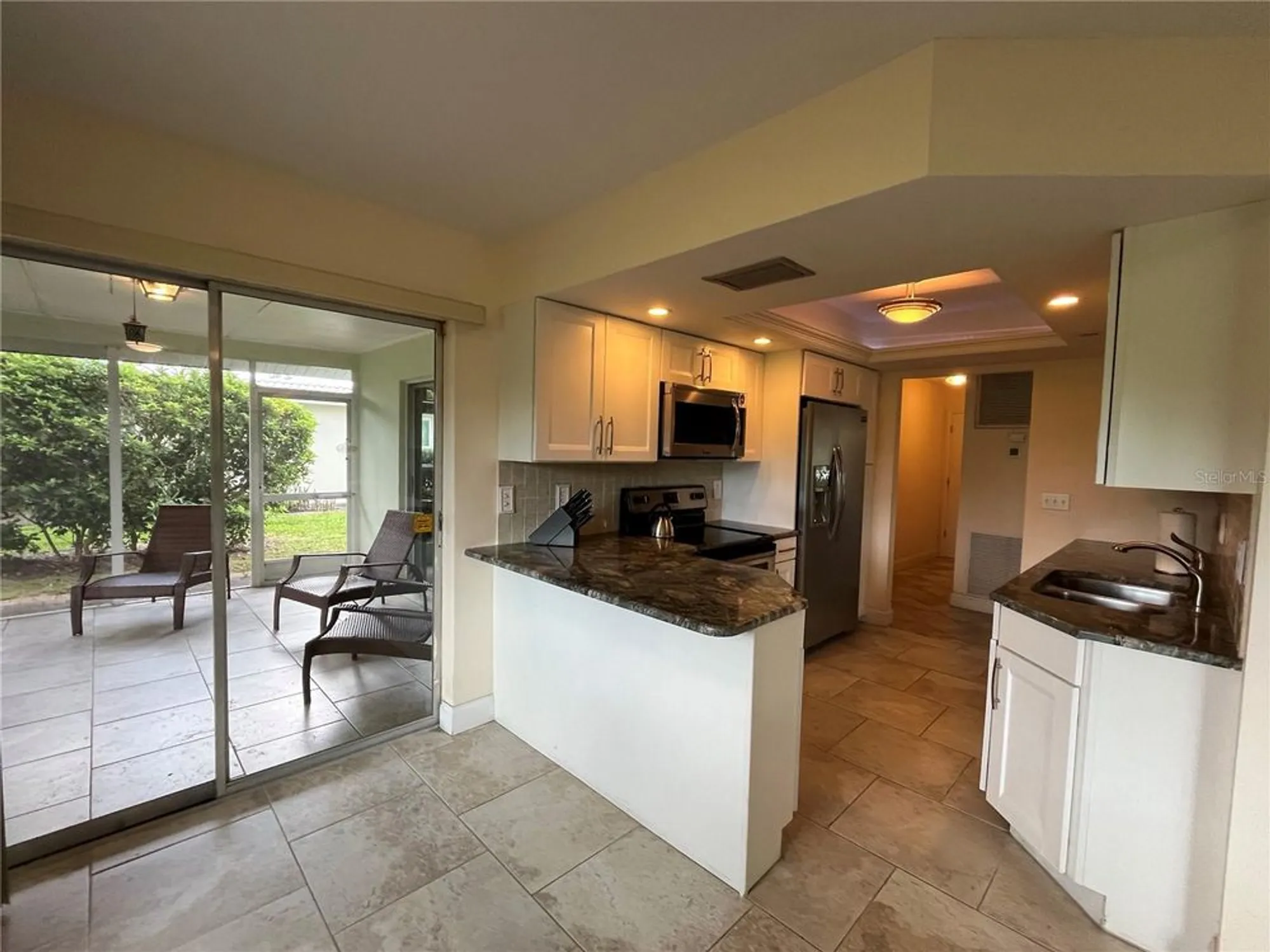 Property Slideshow image 21 of 52 | 3337 spring mill cir, Sarasota, FL, 34239