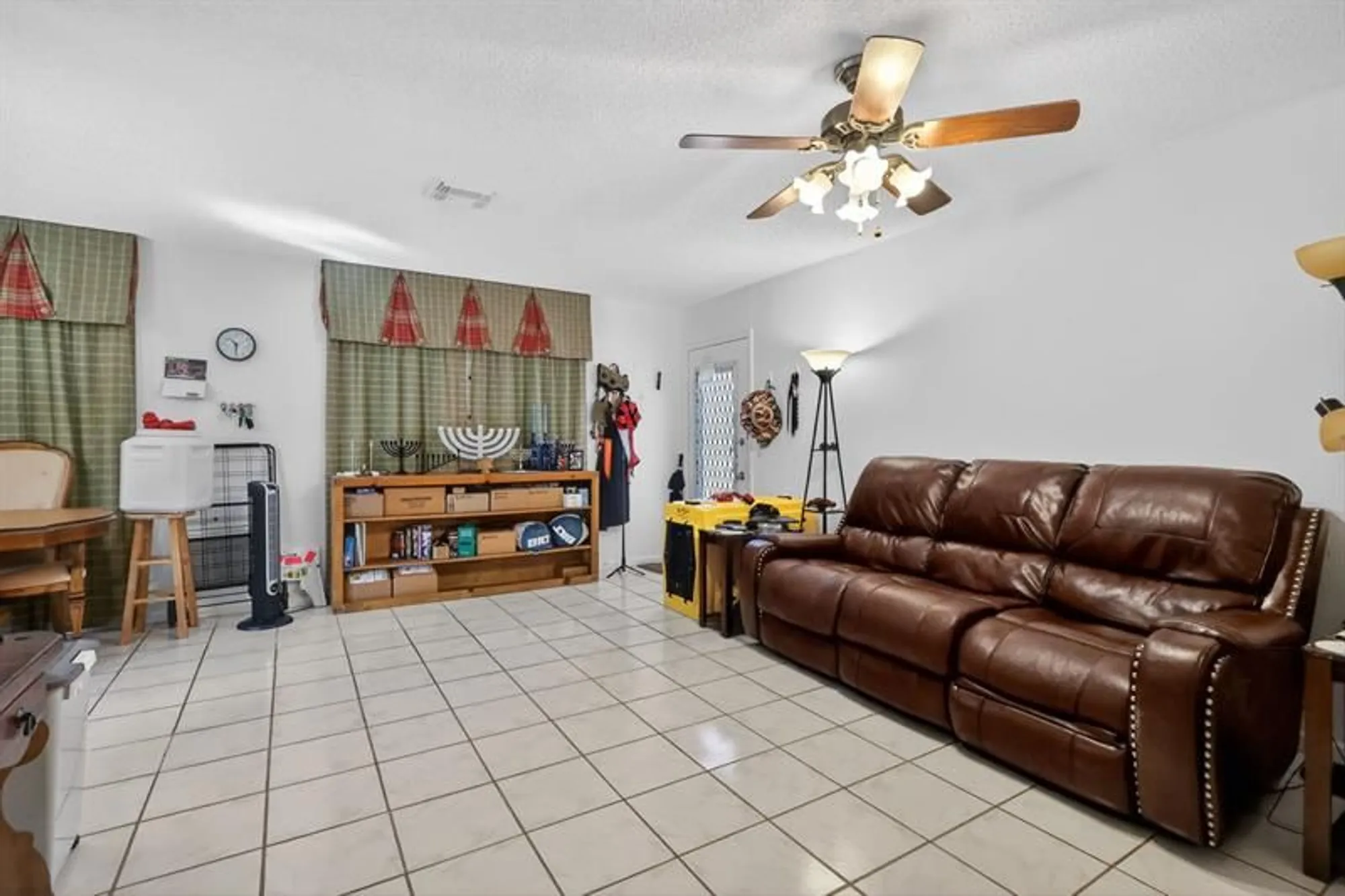 Property Slideshow image 9 of 23 | 101 sw 132nd way j418, Pembroke Pines, FL, 33027