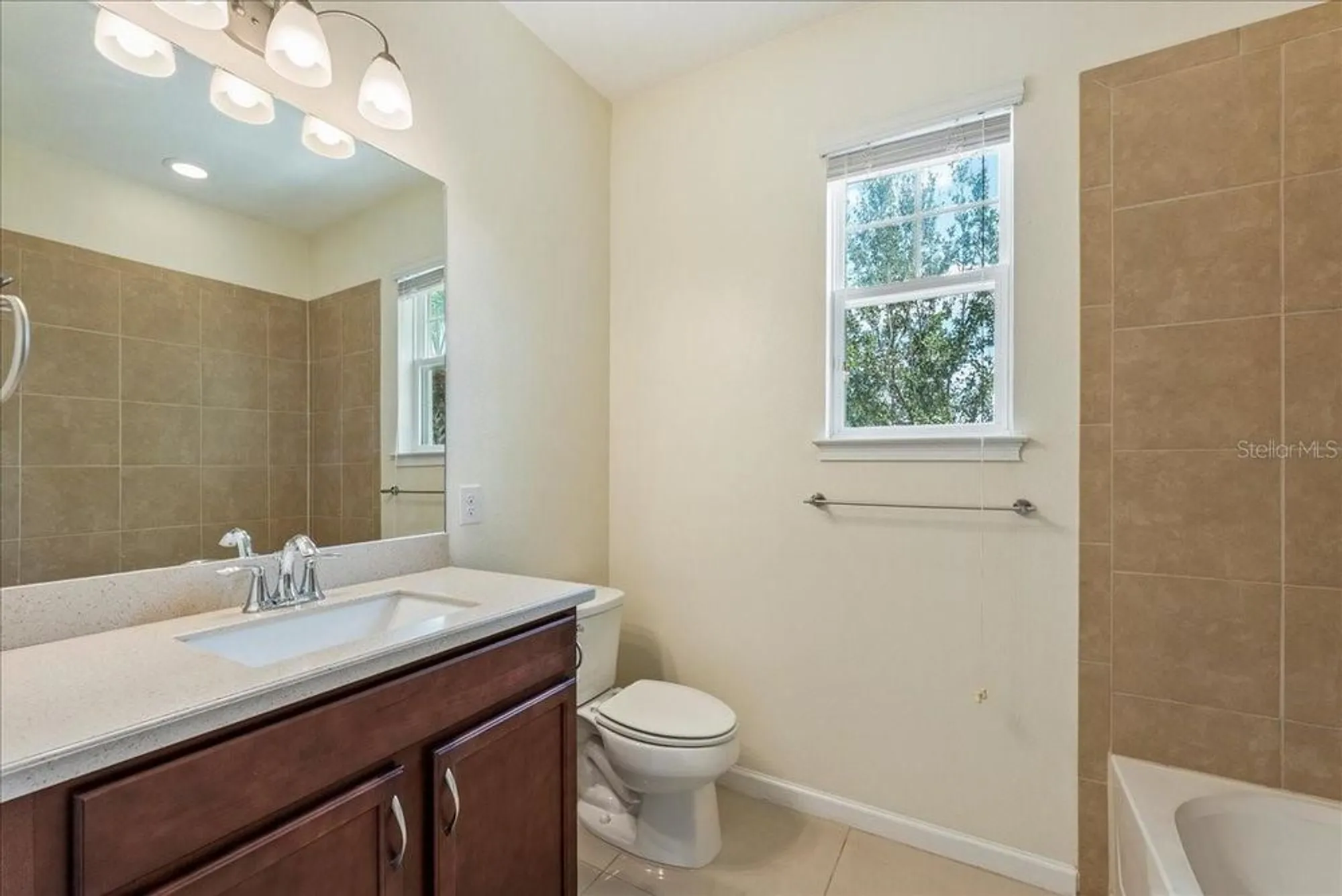 Property Slideshow image 23 of 50 | 11934 meadowgate pl, Lakewood Ranch, FL, 34211