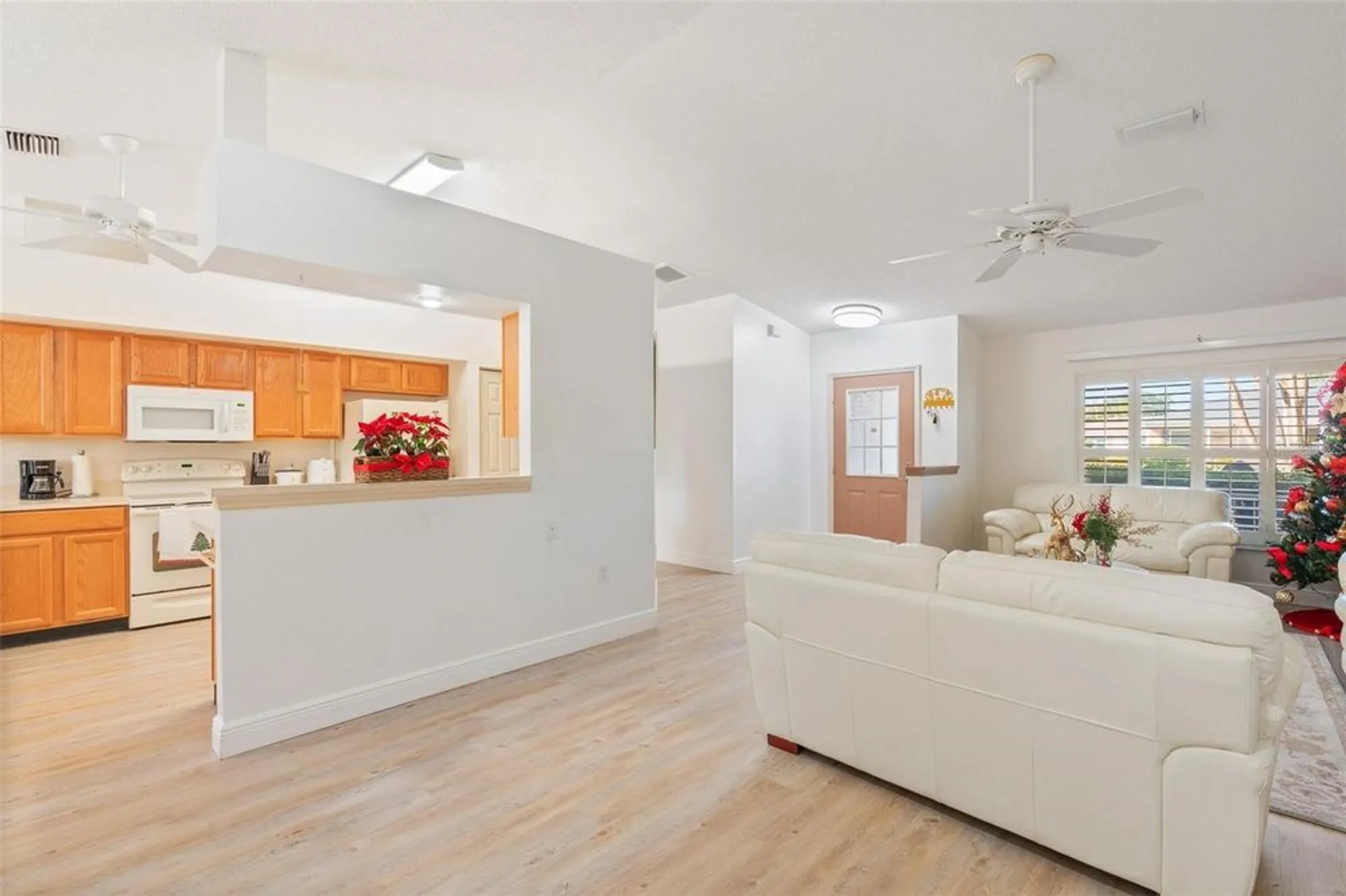 Property Slideshow image 7 of 41 | 6065 magpie dr, Lakeland, FL, 33809