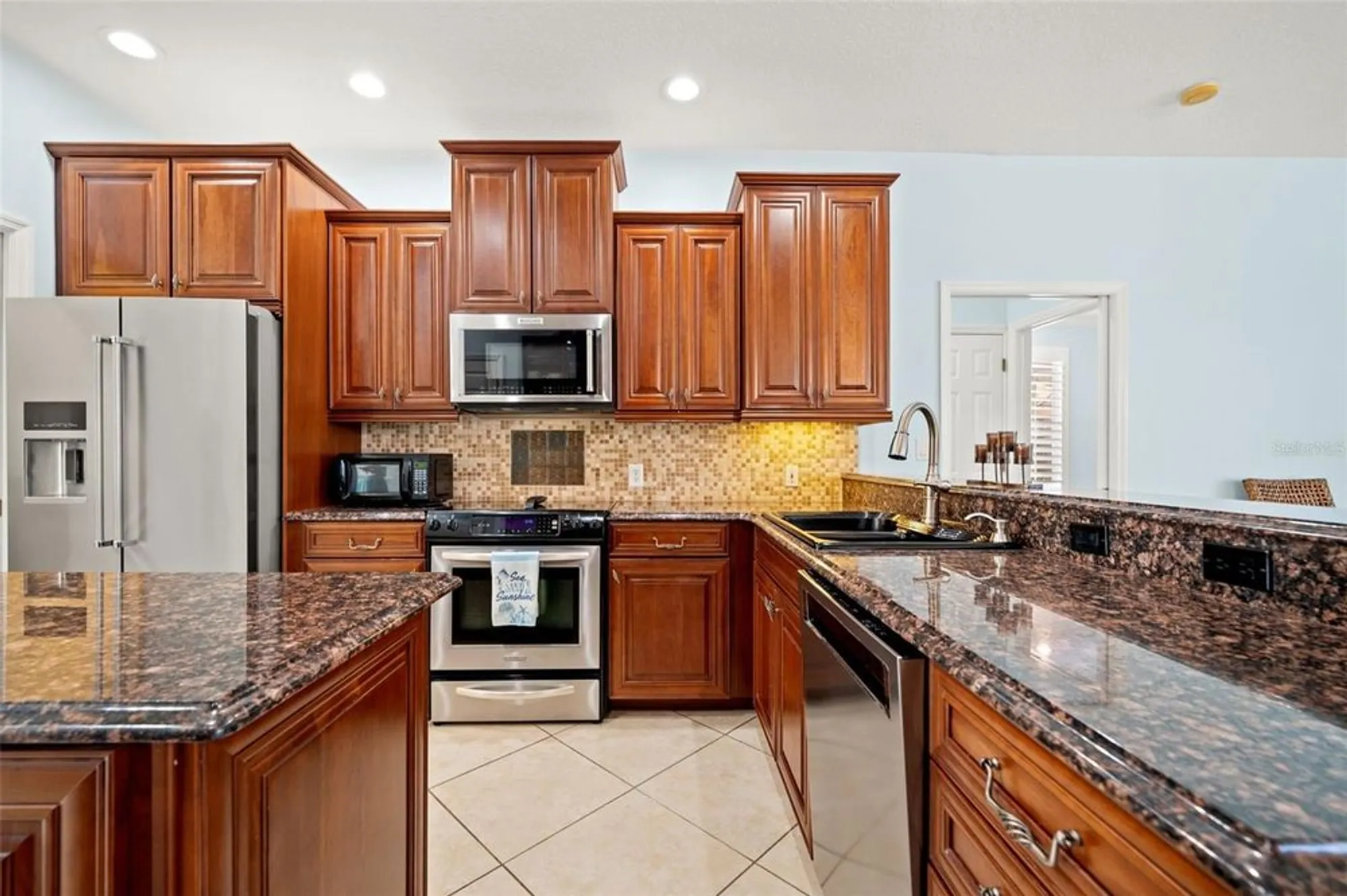 Property Slideshow image 10 of 52 | 6882 tailfeather way, Bradenton, FL, 34203