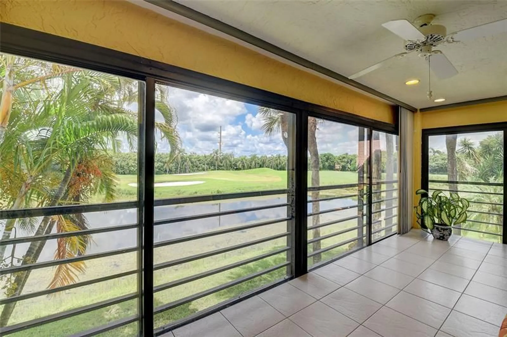 Property Slideshow image 4 of 75 | 6422 aspen glen cir # 206, Boynton Beach, FL, 33437