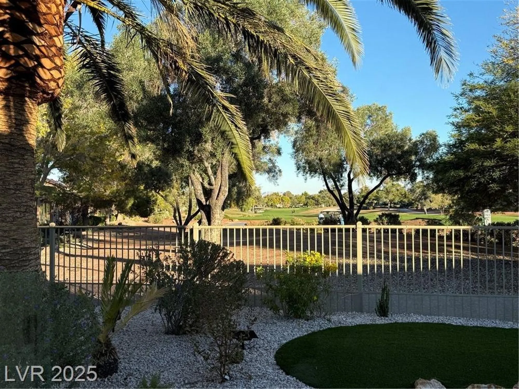 Property Slideshow image 59 of 70 | 2920 crown ridge dr, Las Vegas, NV, 89134