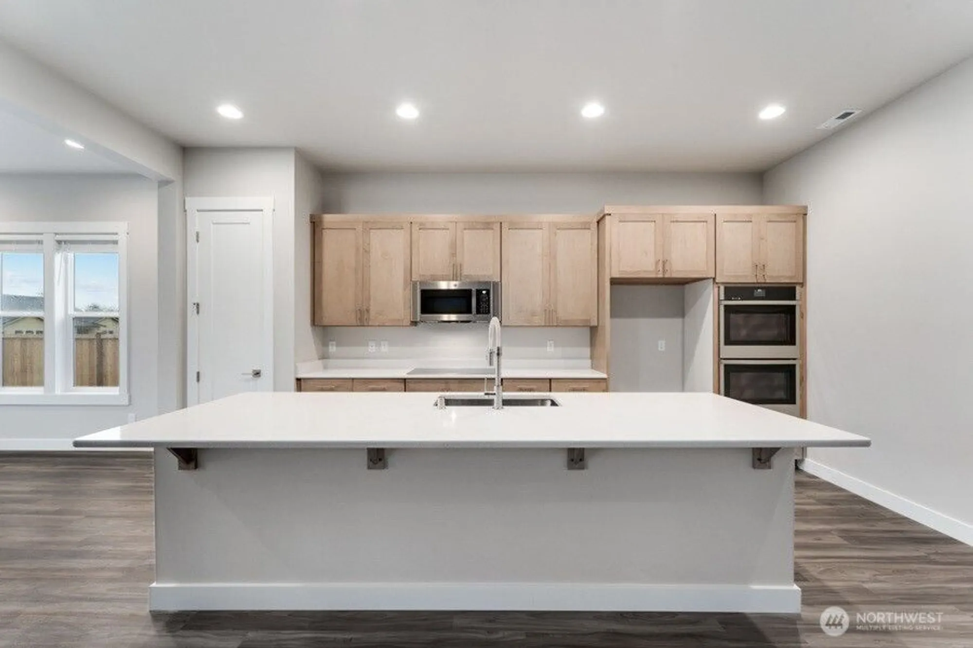 Property Slideshow image 3 of 12 | 31 mccartney peak # 76, Port Ludlow, WA, 98365