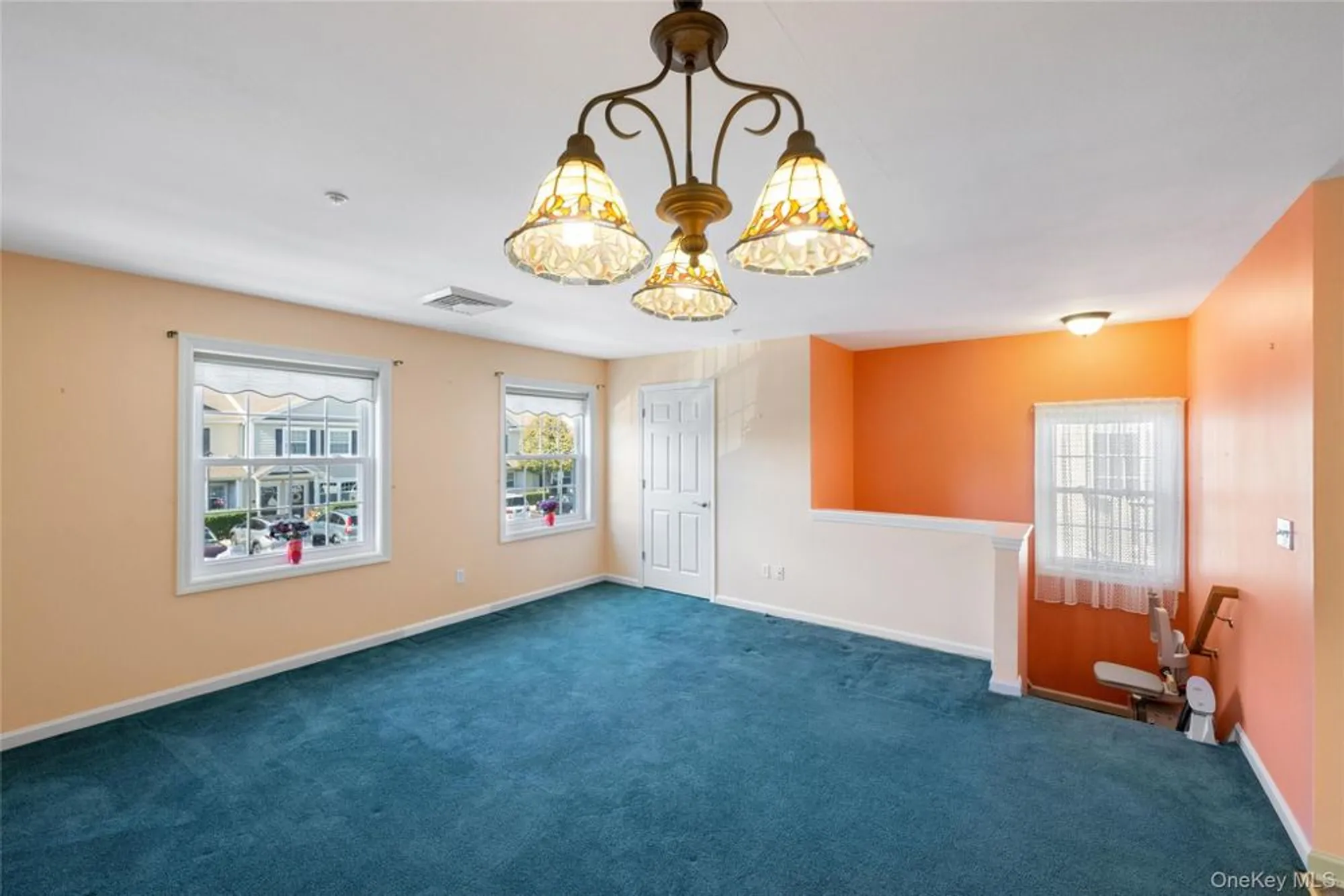 Property Slideshow image 5 of 39 | 1228 willow ln, Valley Stream, NY, 11580